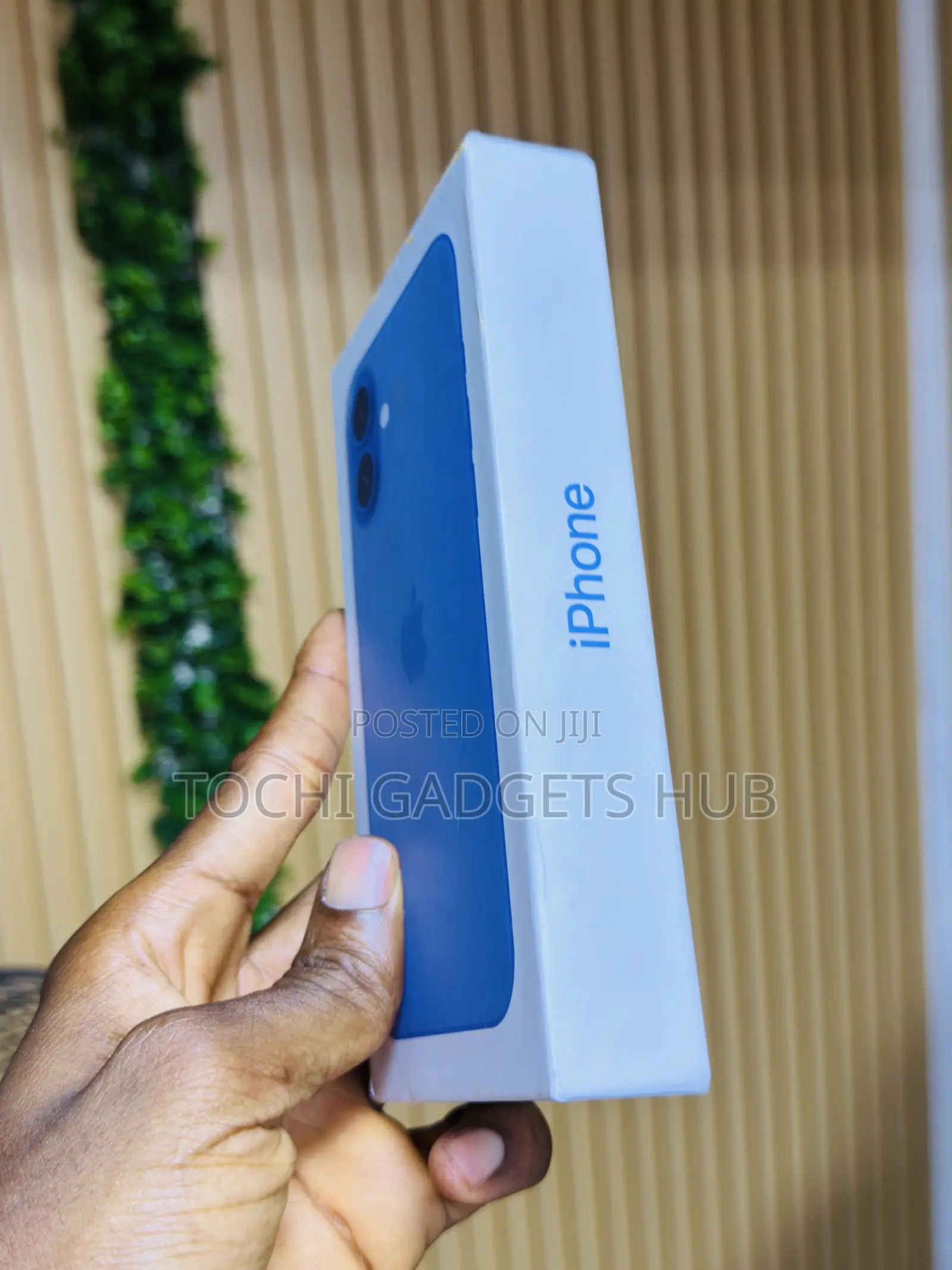 New Apple iPhone 16 256 GB Blue