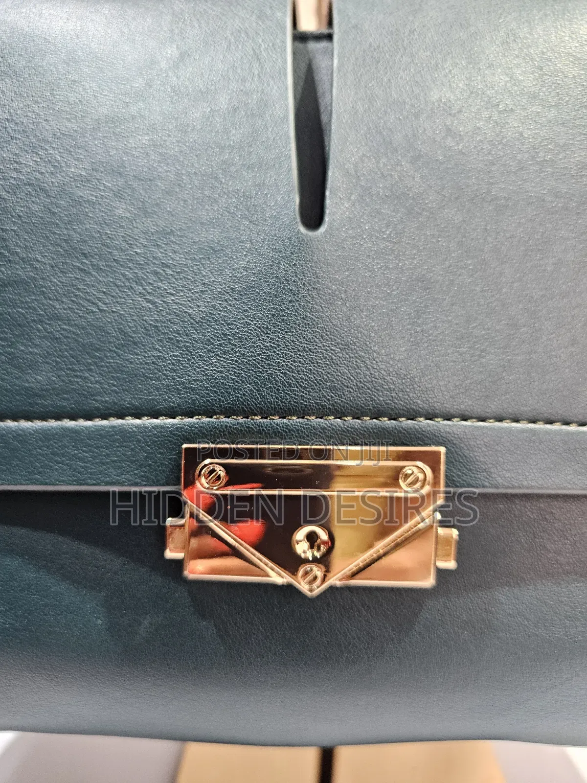 Madam Slit Top Handle Bag- Green