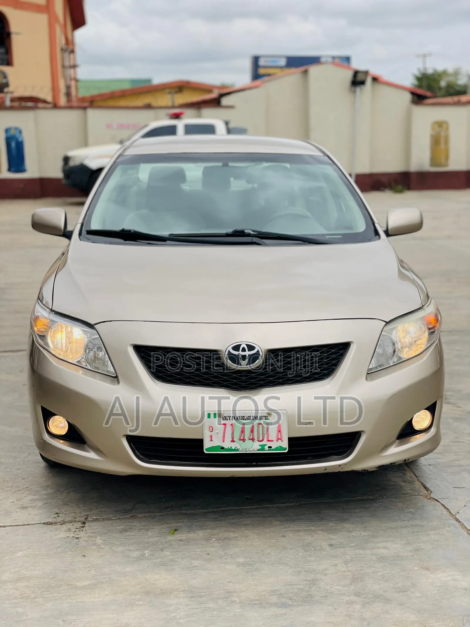 Toyota Corolla 2010 Gold