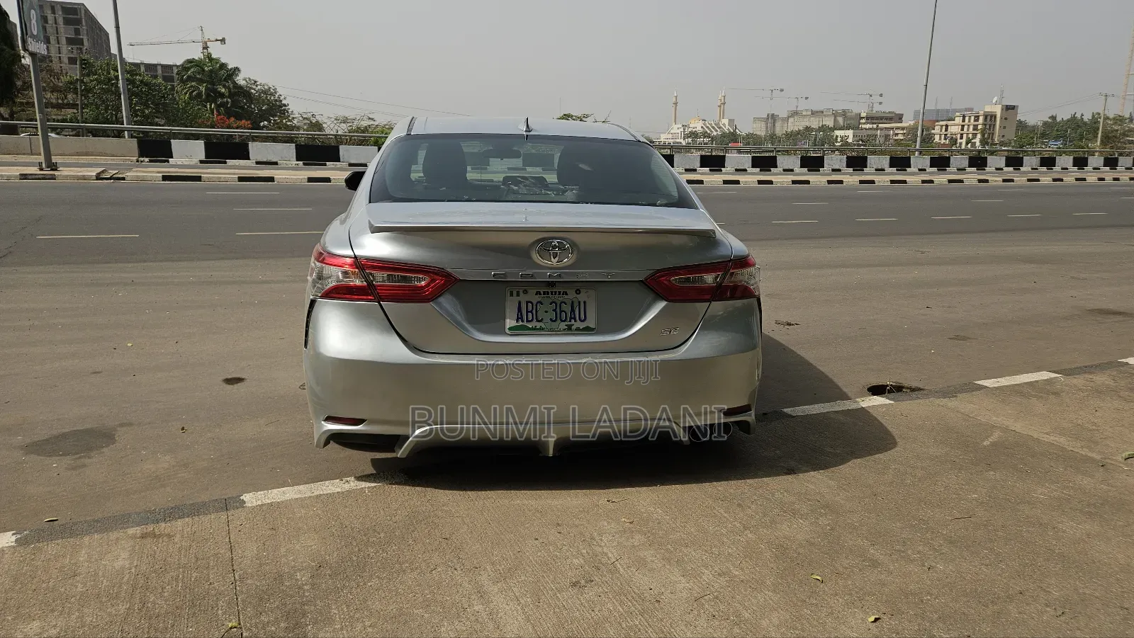 Toyota Camry SE FWD 2020 Silver