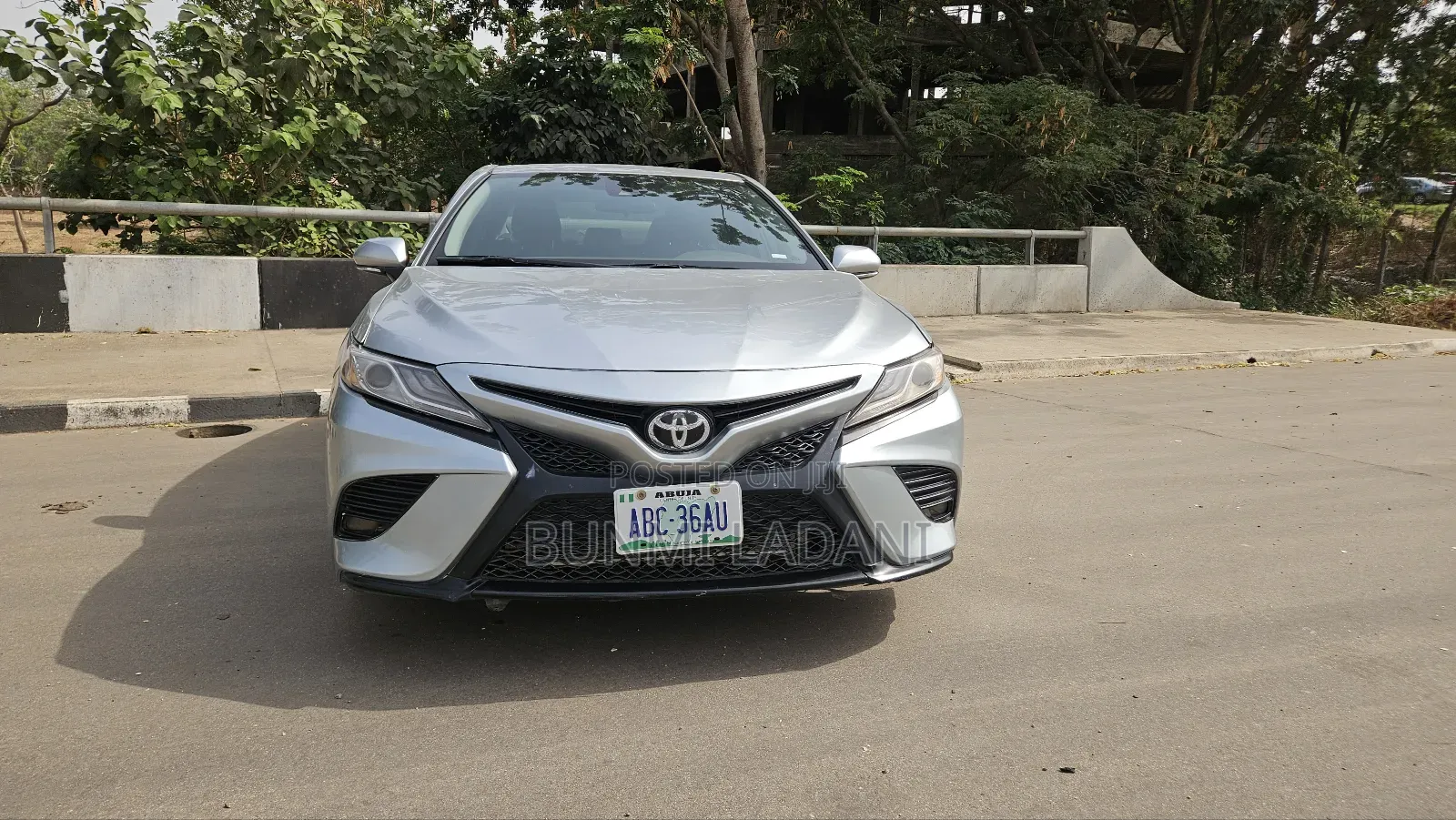 Toyota Camry SE FWD 2020 Silver