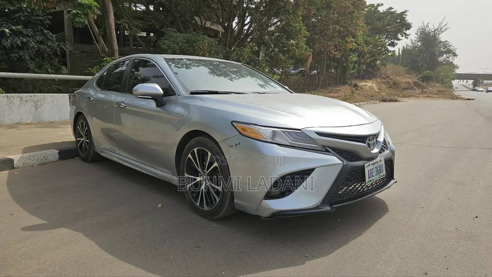 Toyota Camry SE FWD 2020 Silver