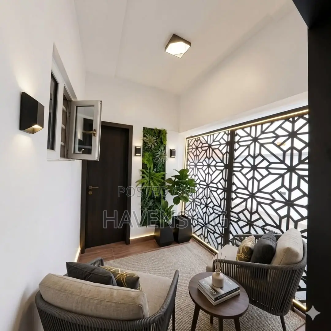 5bdrm Duplex in Jericho for sale