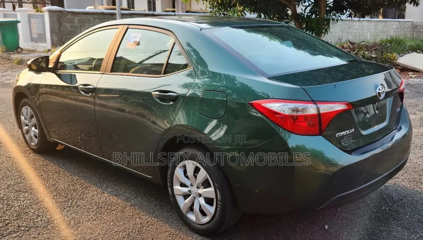 Toyota Corolla LE Premium 4dr Sedan (1.8L 4cyl CVT) 2015 Green