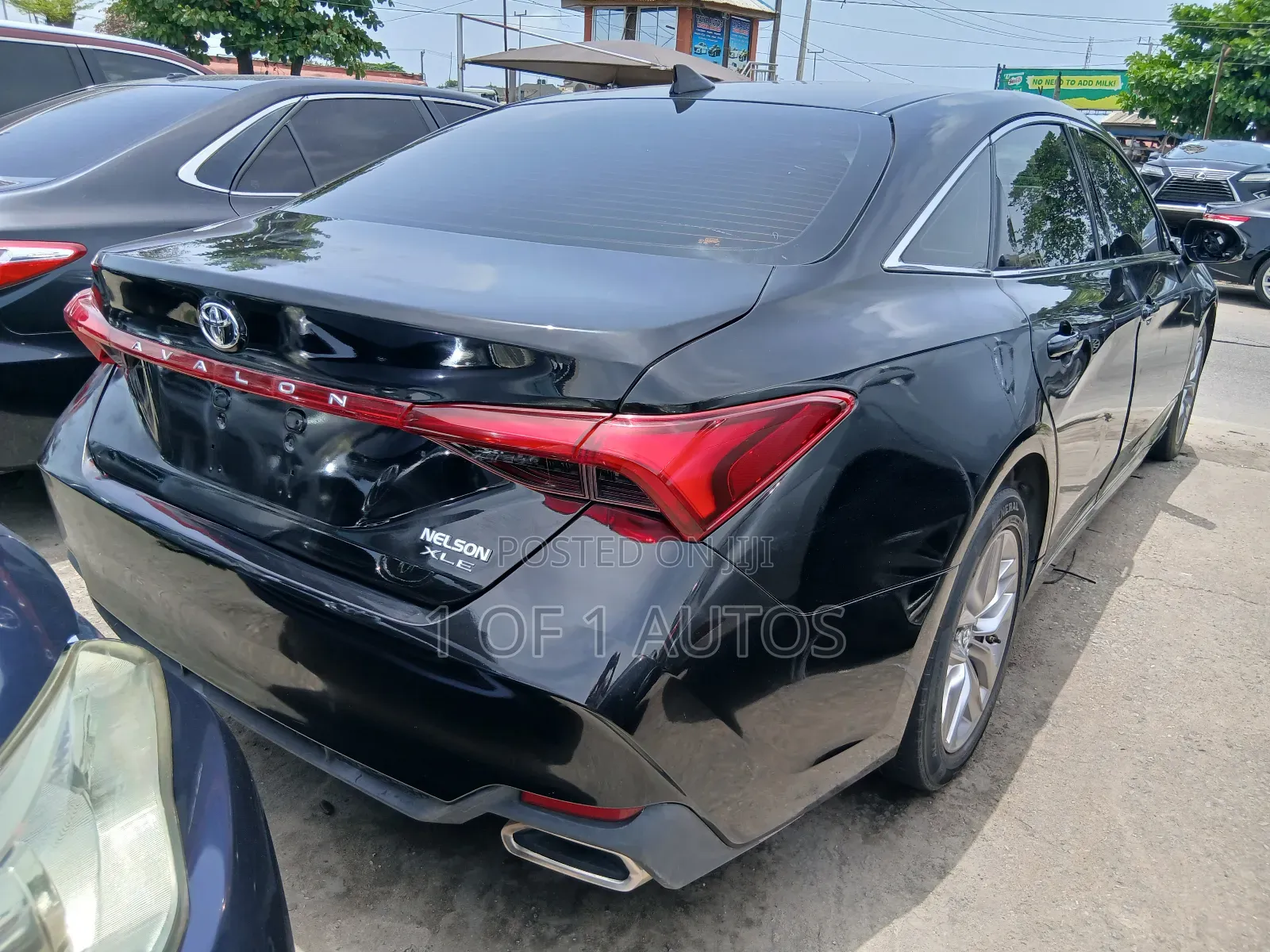 Toyota Avalon XLE 2020 Black