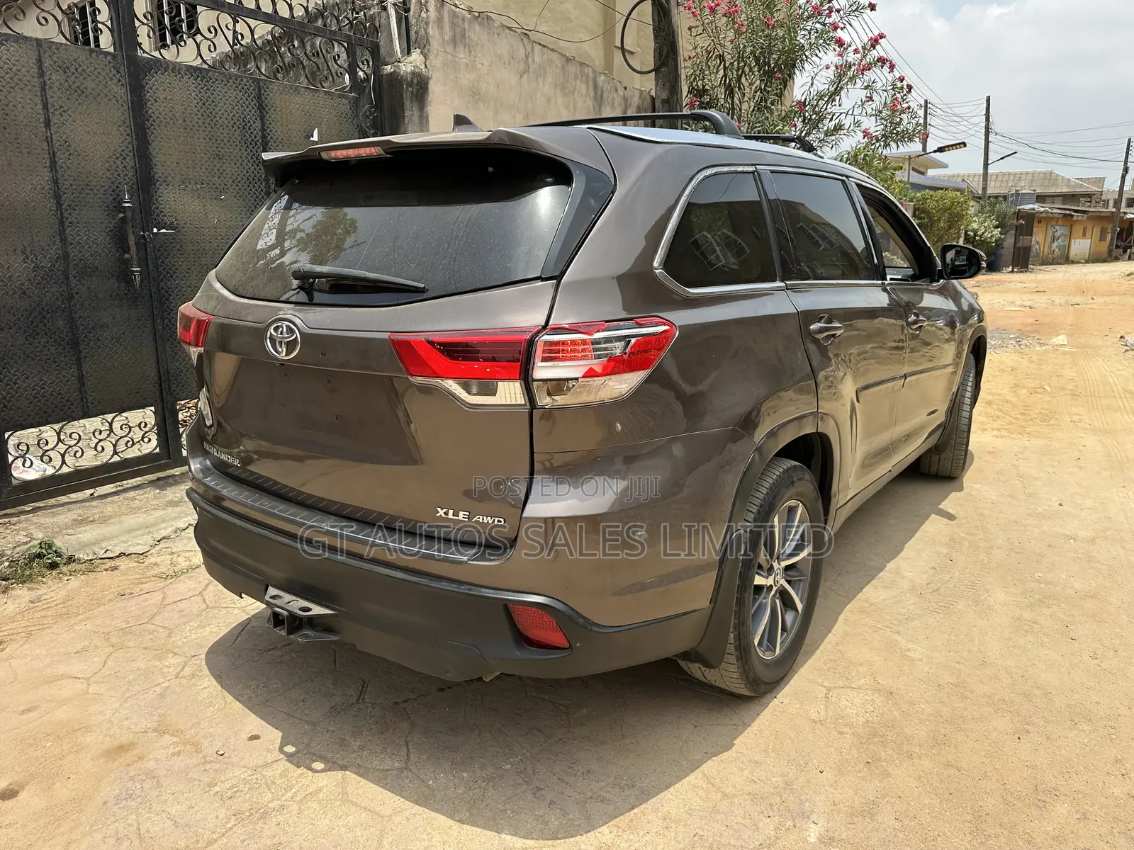 Toyota Highlander XLE 2019 Gray