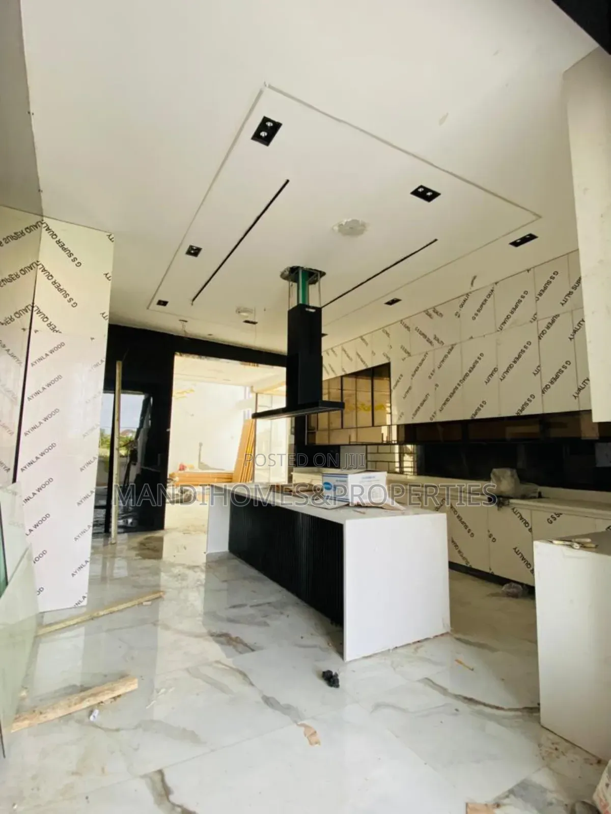 5bdrm Duplex in Off Lekki-Epe Expressway for sale