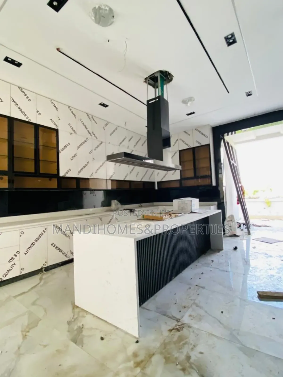 5bdrm Duplex in Off Lekki-Epe Expressway for sale