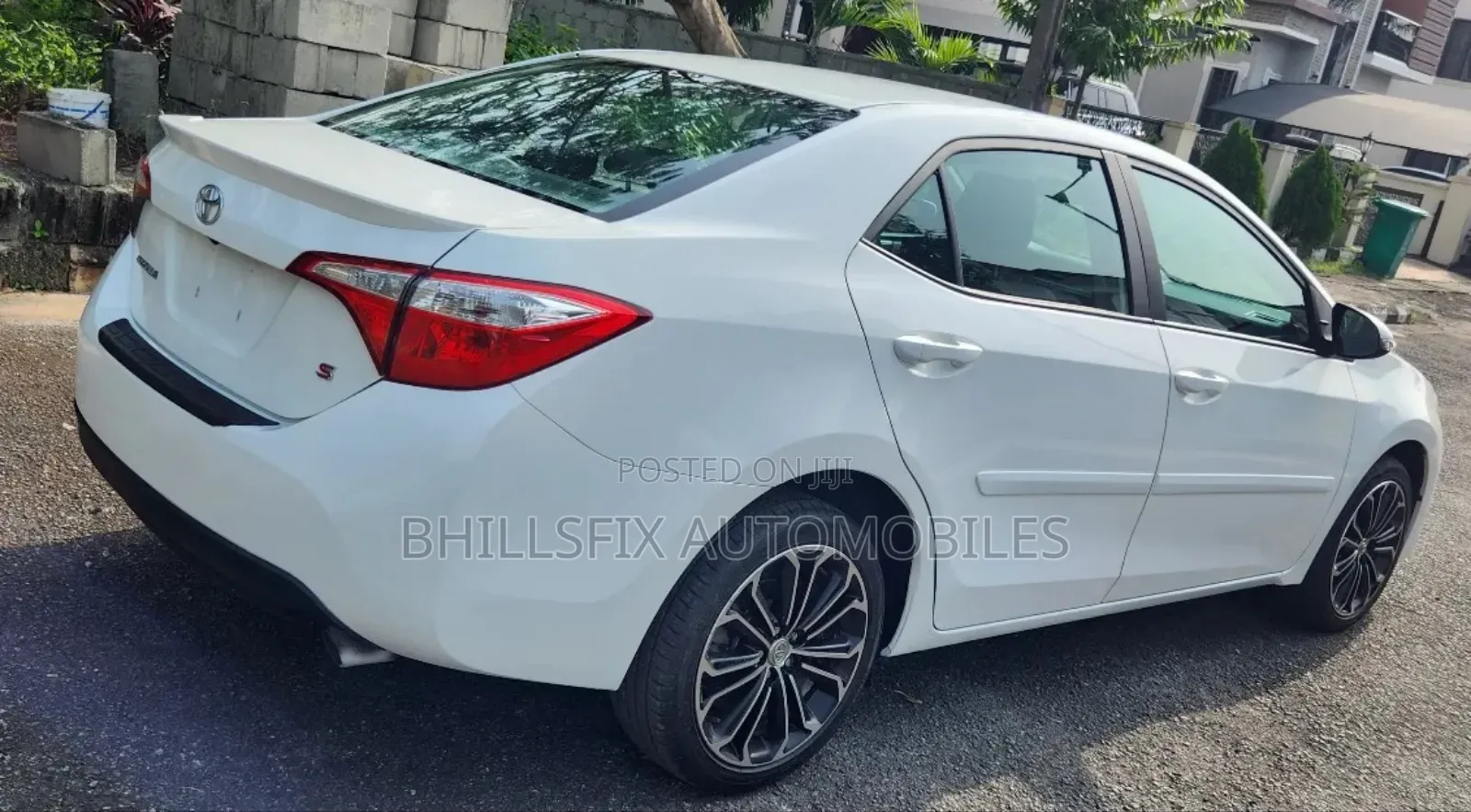 Toyota Corolla S 4dr Sedan (1.8L 4cyl CVT) 2016 White