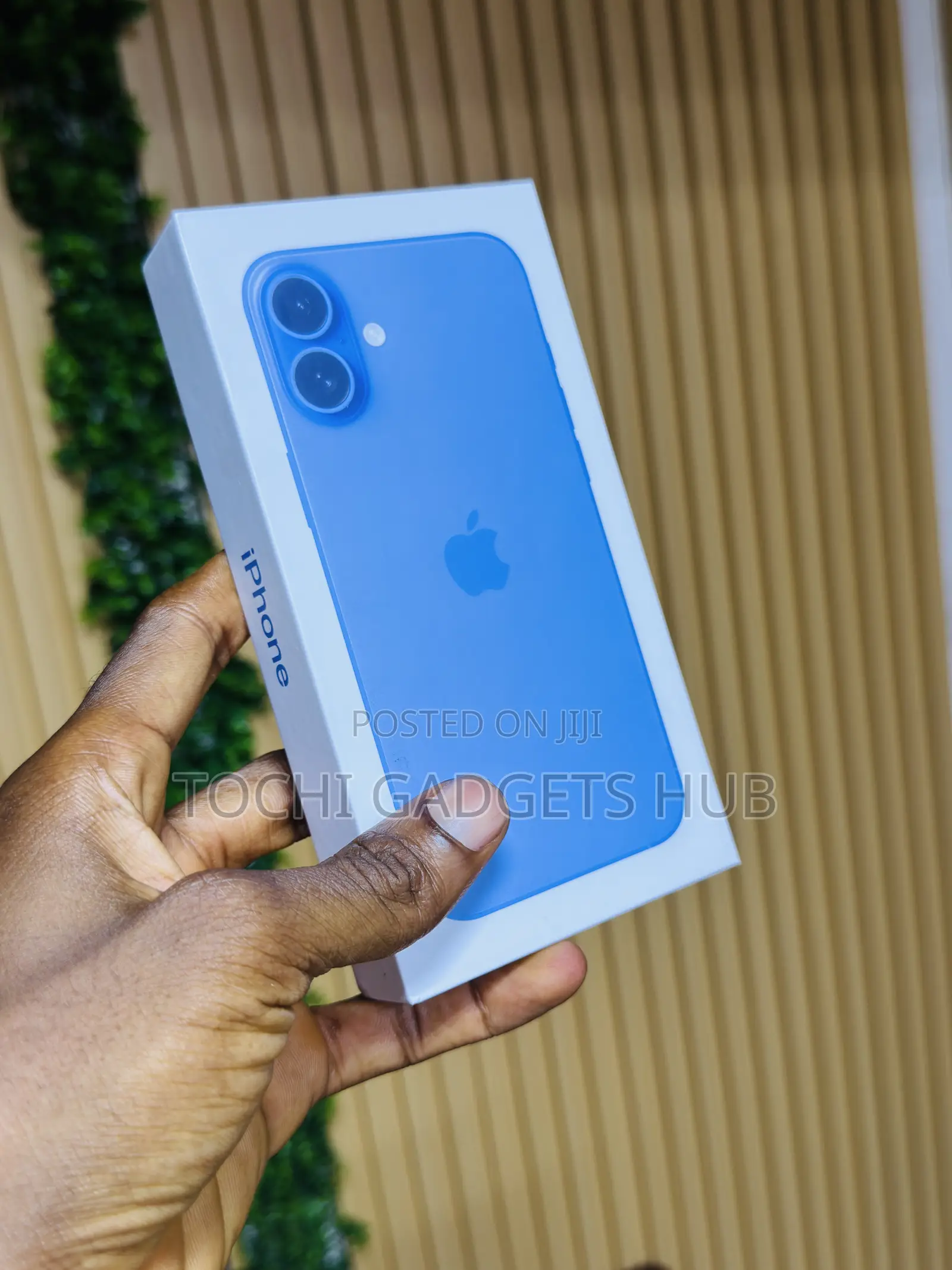 New Apple iPhone 16 128 GB Blue
