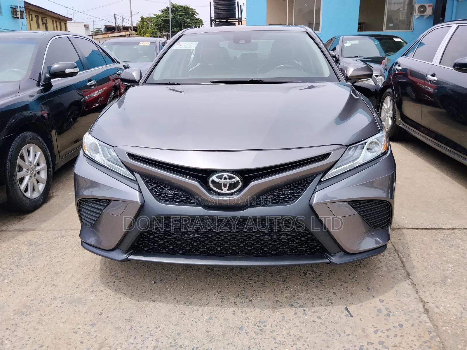 Toyota Camry SE (2.5L 4cyl 8A) 2019 Gray