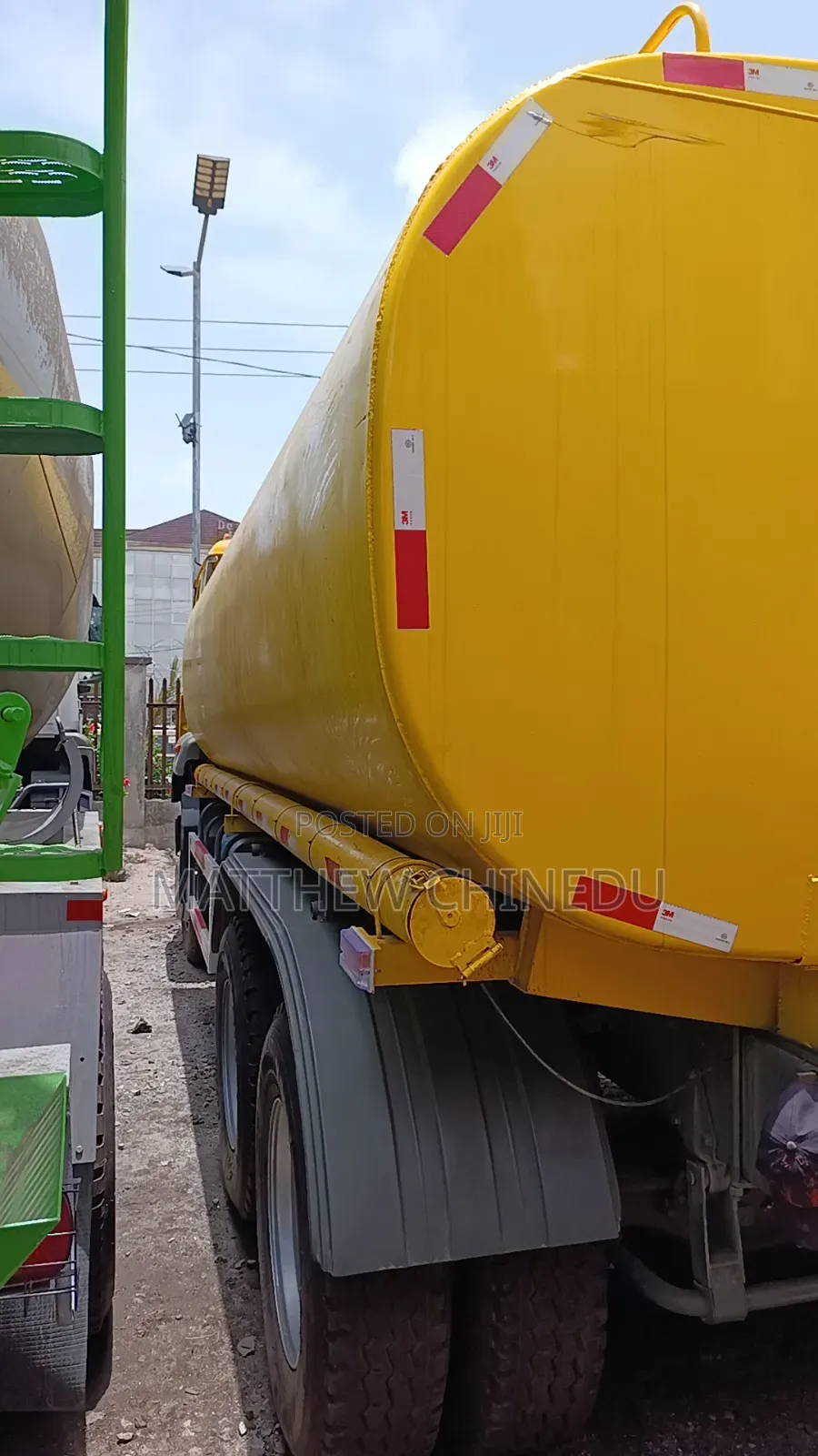 Clean Foreign Used Howo Diesel Tanker 20,000 Liters
