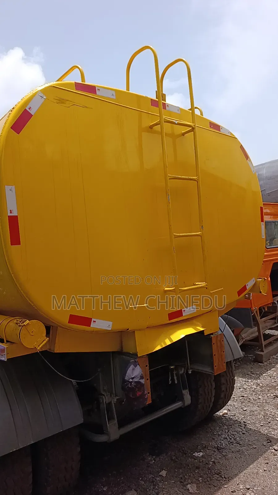 Clean Foreign Used Howo Diesel Tanker 20,000 Liters