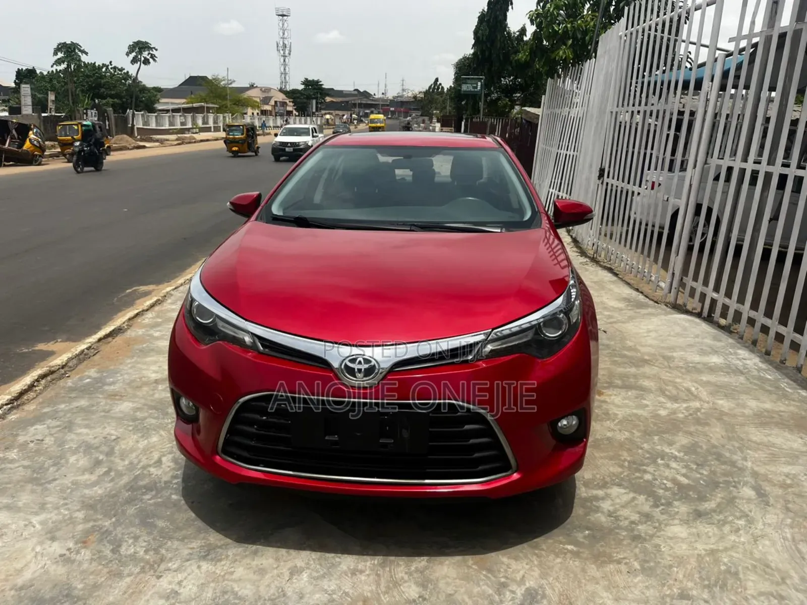 Toyota Corolla LE 4dr Sedan (1.8L 4cyl CVT) 2016 Red