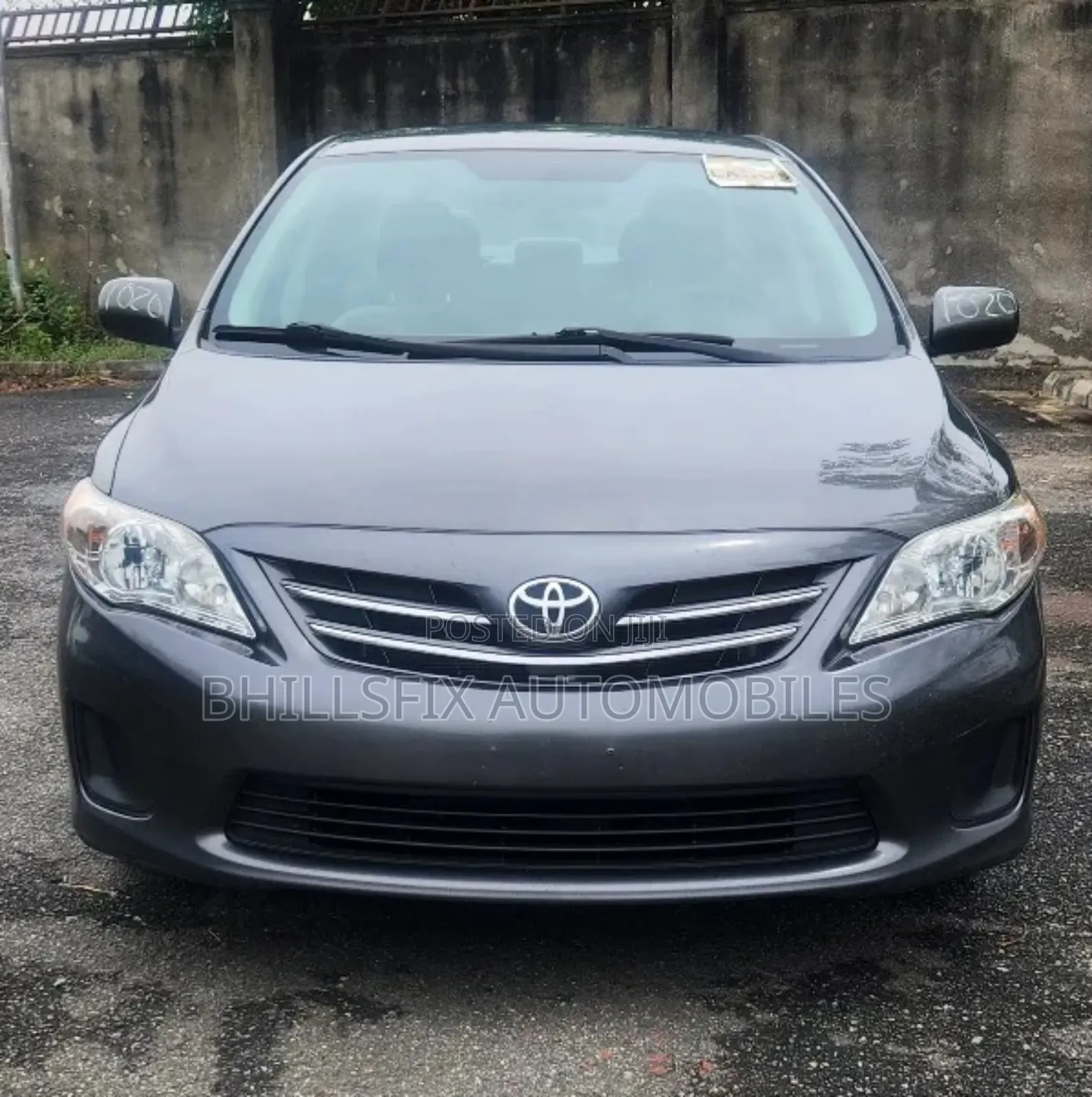 Toyota Corolla LE 4dr Sedan (1.8L 4cyl 4A) 2013 Gray