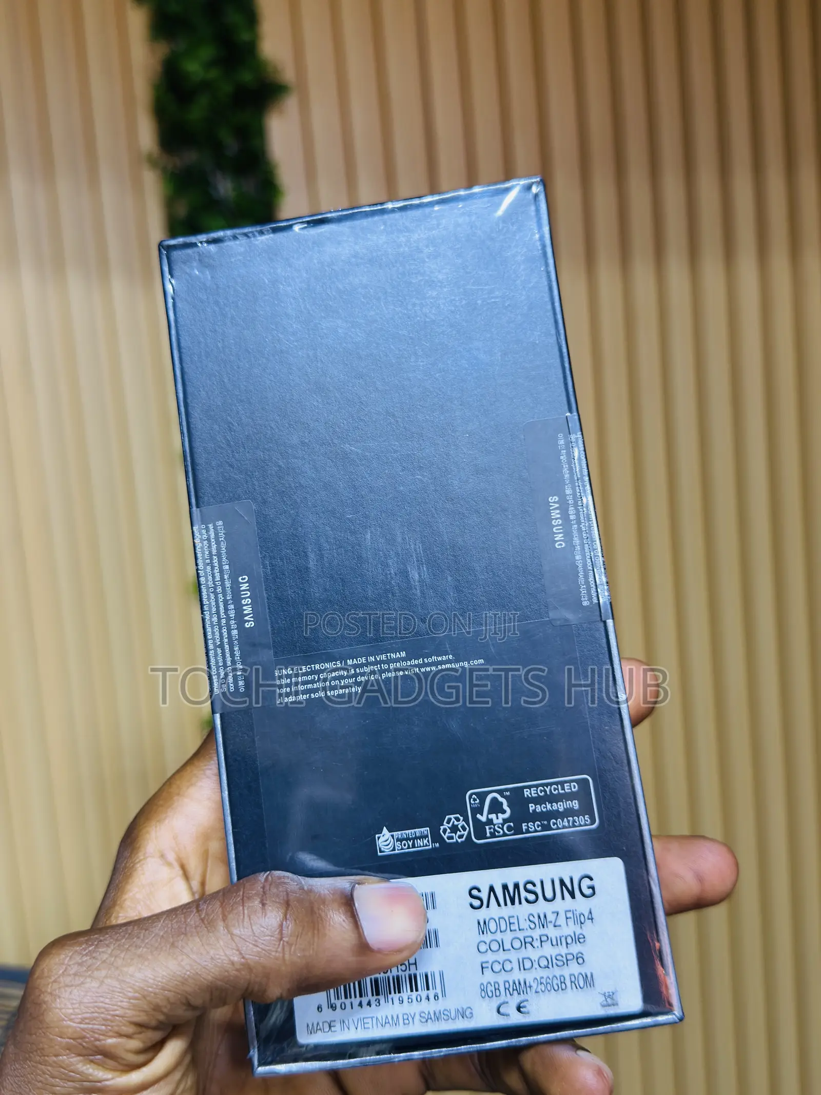 New Samsung Galaxy Z Flip4 256 GB Purple