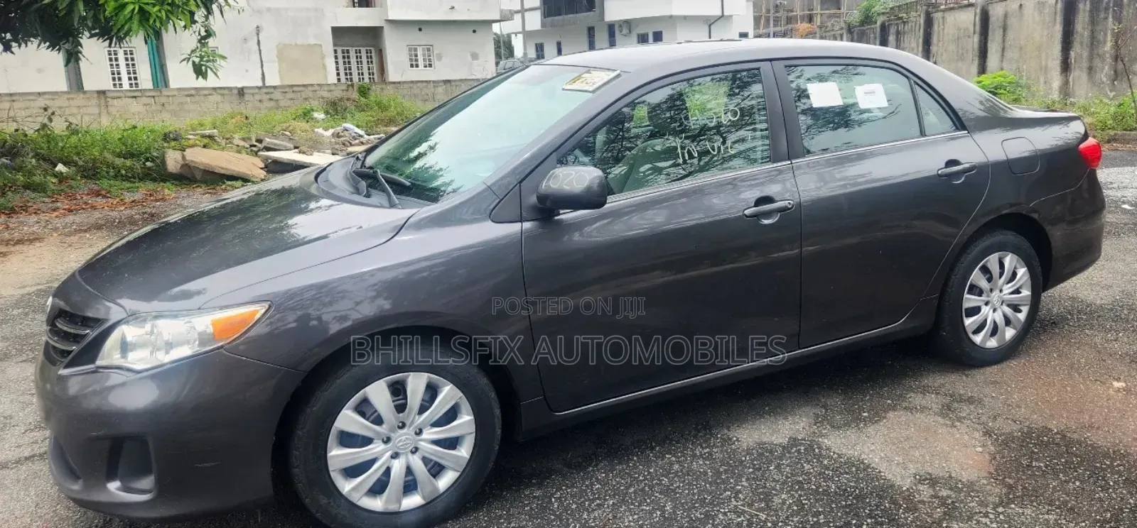 Toyota Corolla LE 4dr Sedan (1.8L 4cyl 4A) 2013 Gray