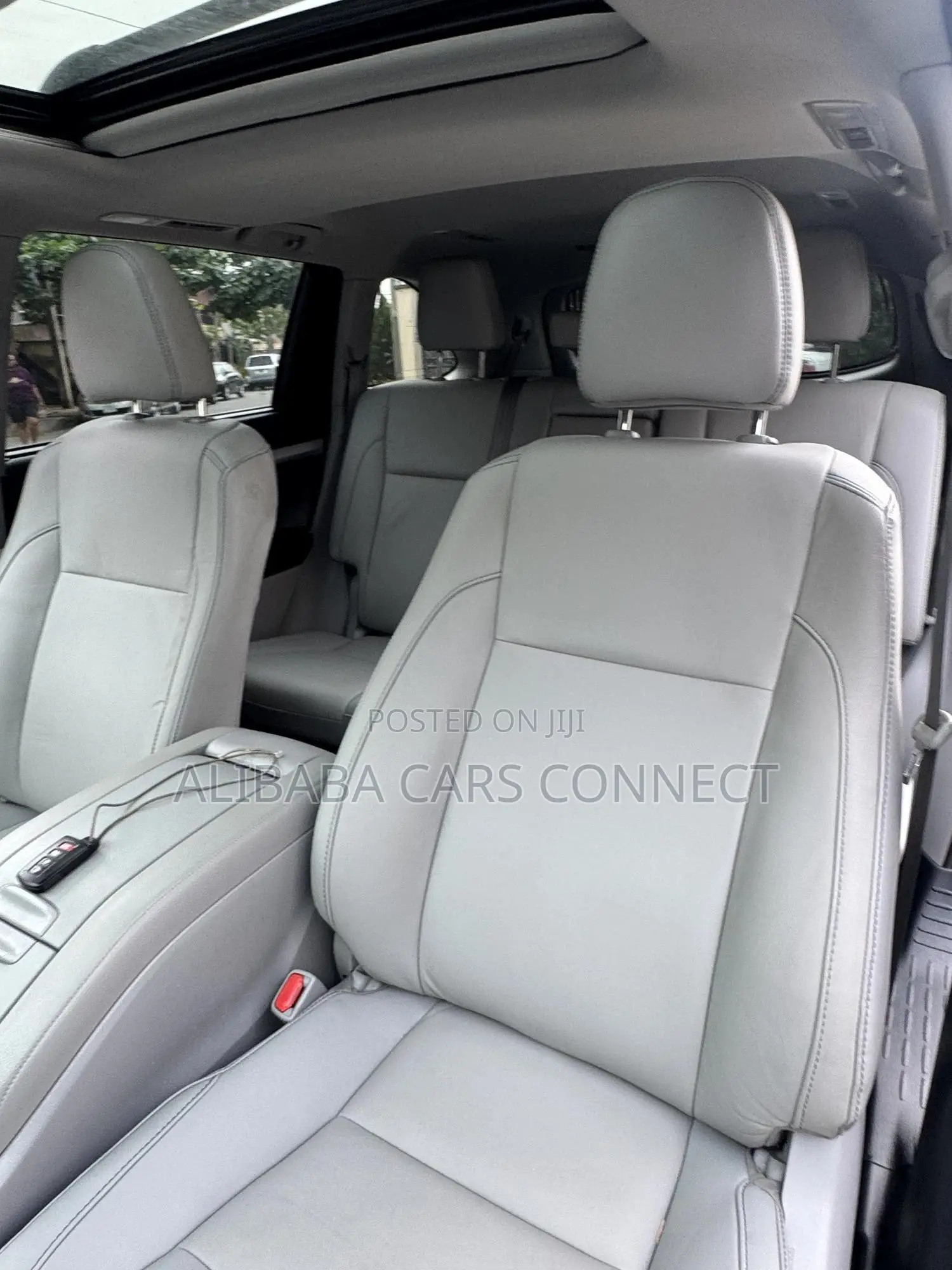 Toyota Highlander XLE 2019 Silver