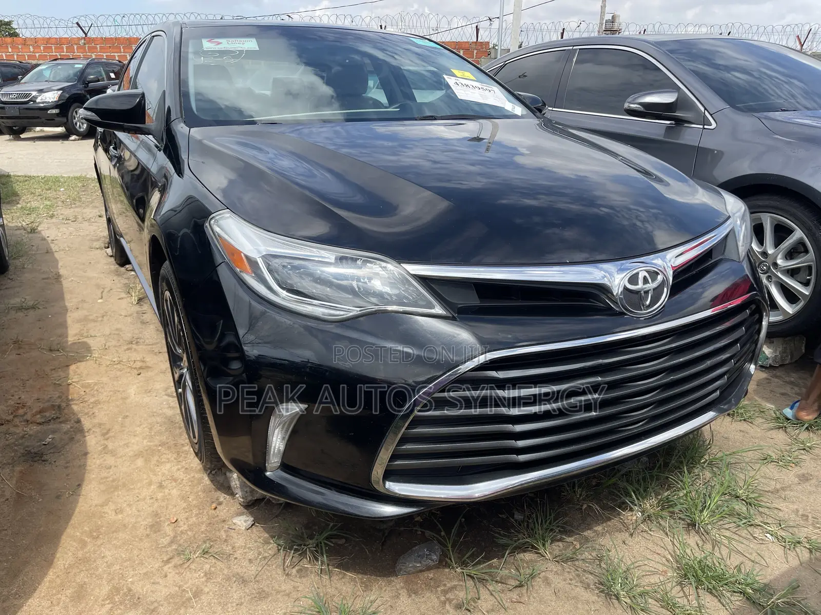 Toyota Avalon XLE Plus FWD Sedan (3.6L 6cyl 6A) 2016 Black