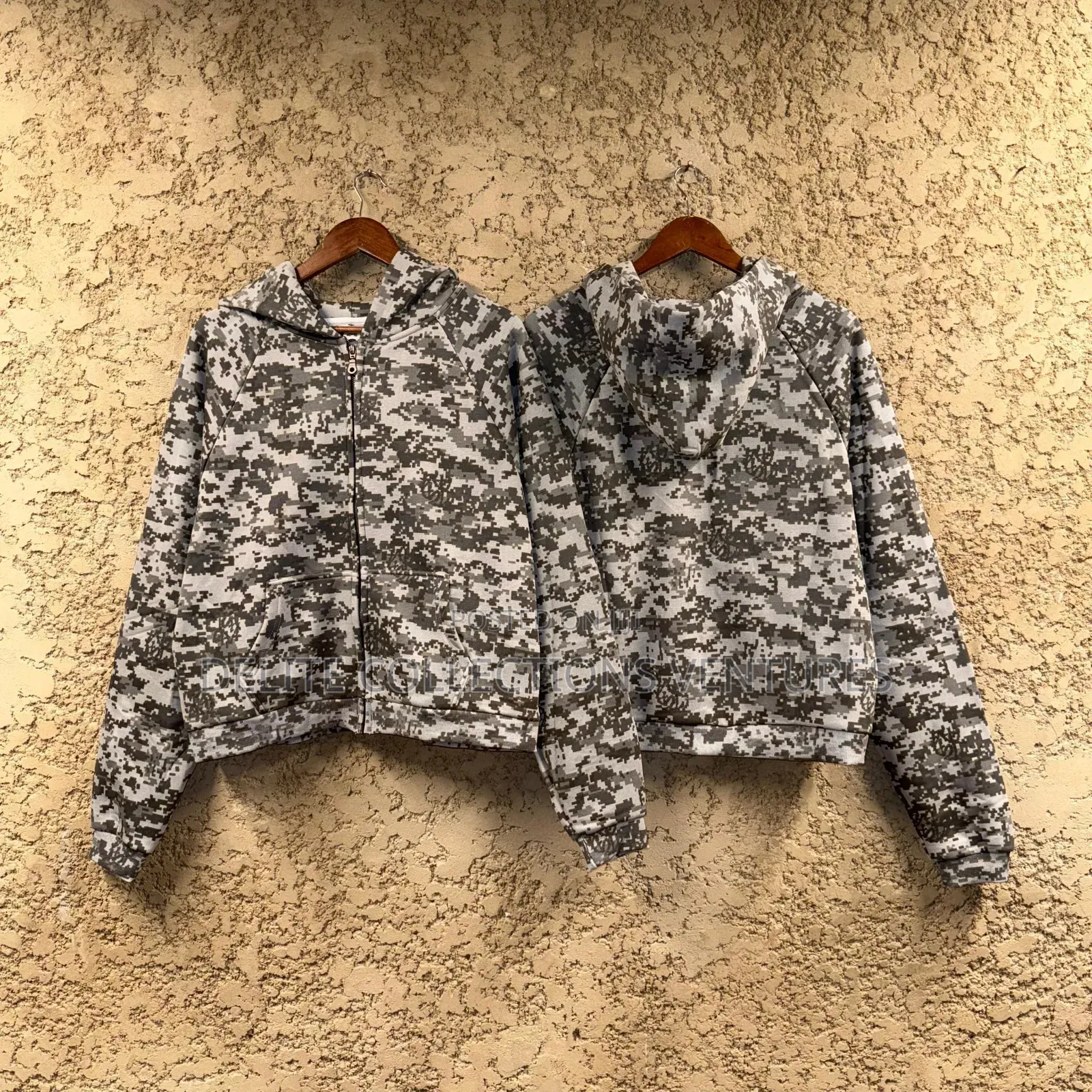 *Mertra Zipper Hoodie* *M-Xl*