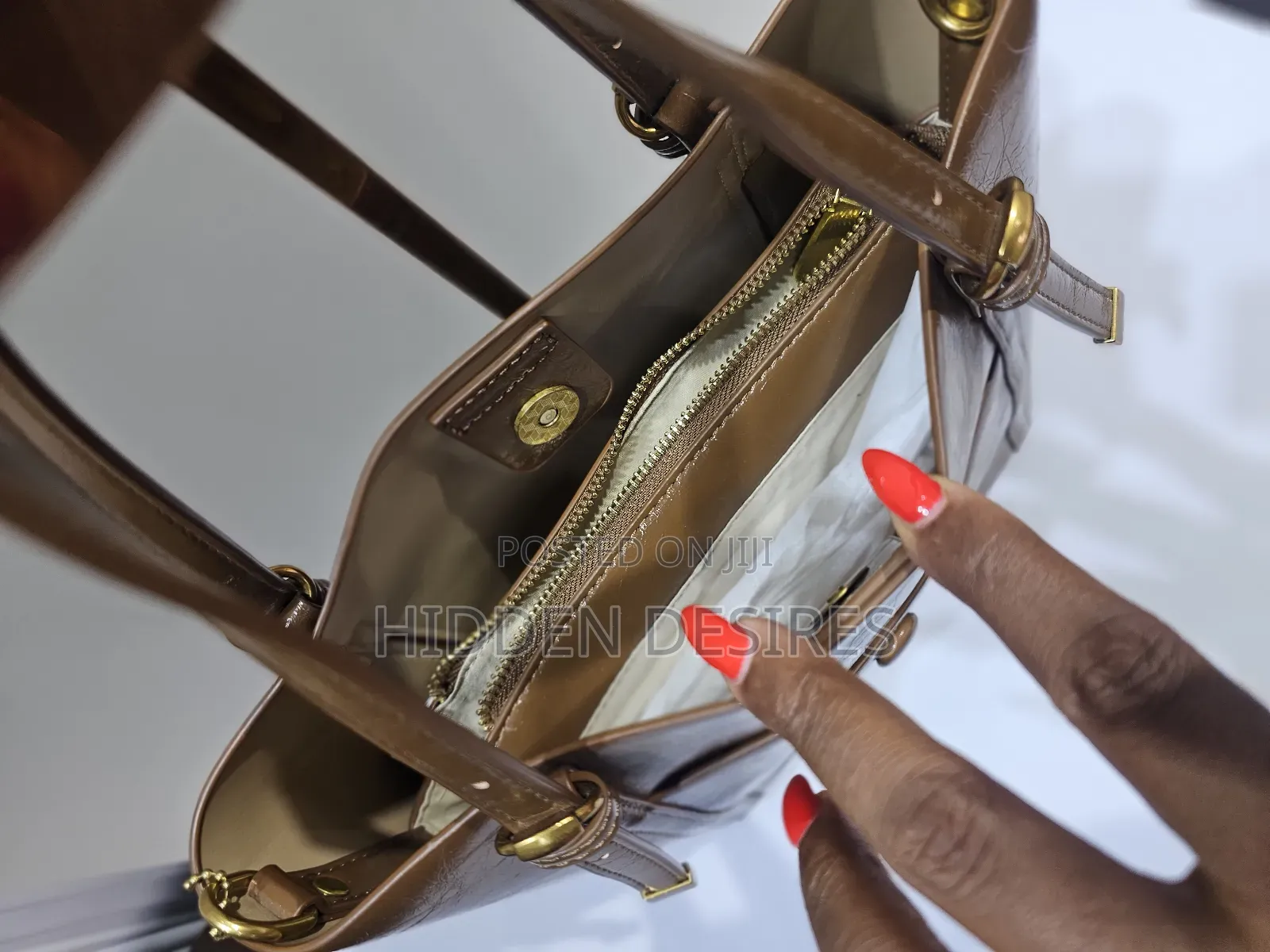 Cute Crinkled Leather Shoulder Bag- Tan