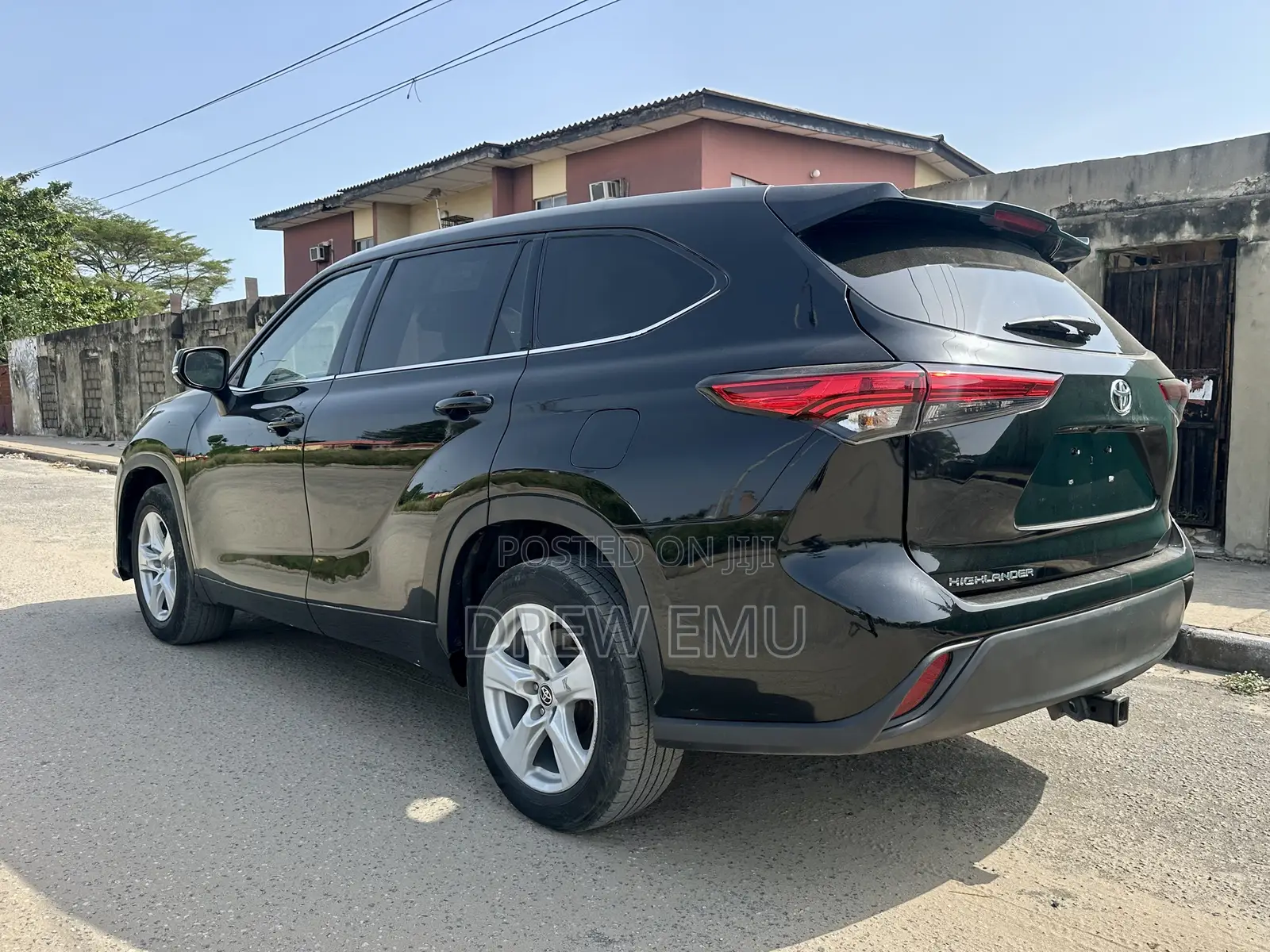Toyota Highlander LE 2021 Black