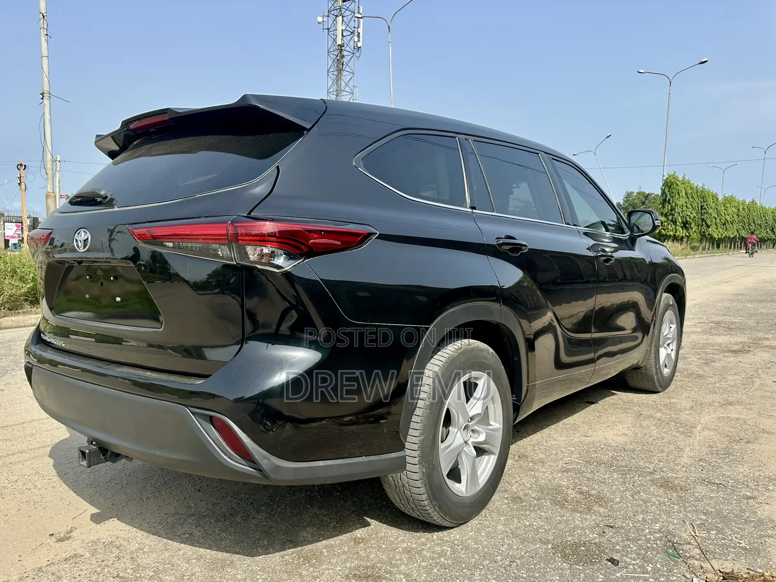 Toyota Highlander LE 2021 Black