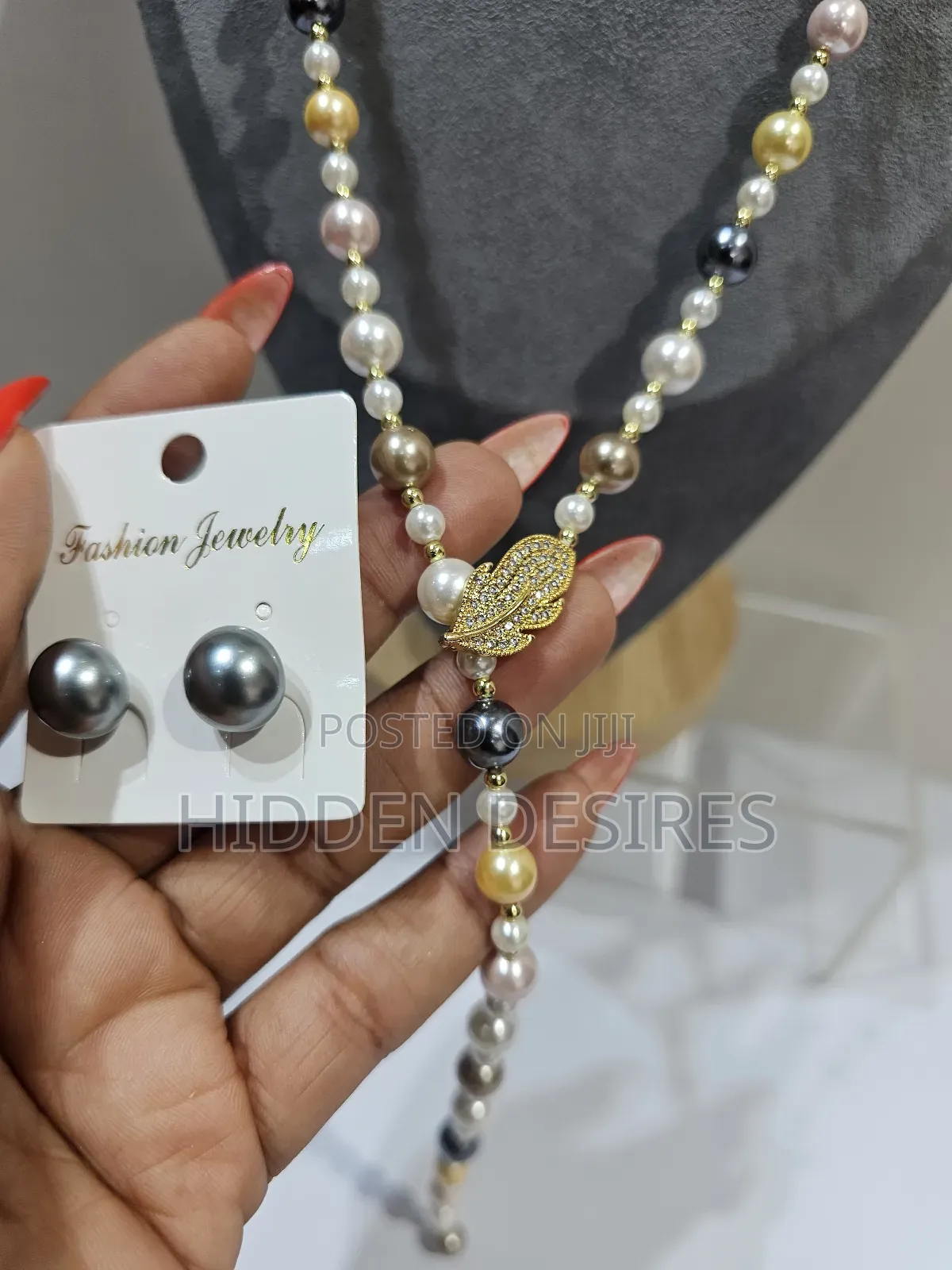 Handmade Long Pearl Necklace With Leaf-Shaped Brooch With Free Earring