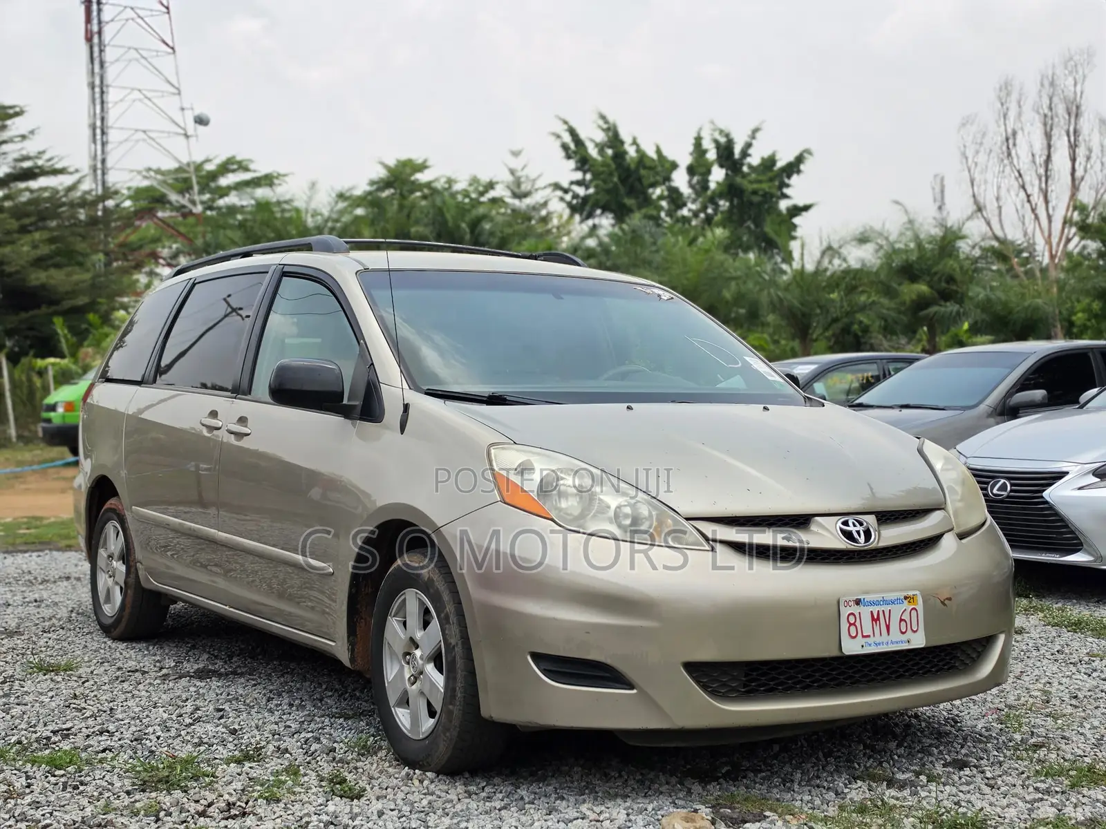 Toyota Sienna LE 2009 Gold
