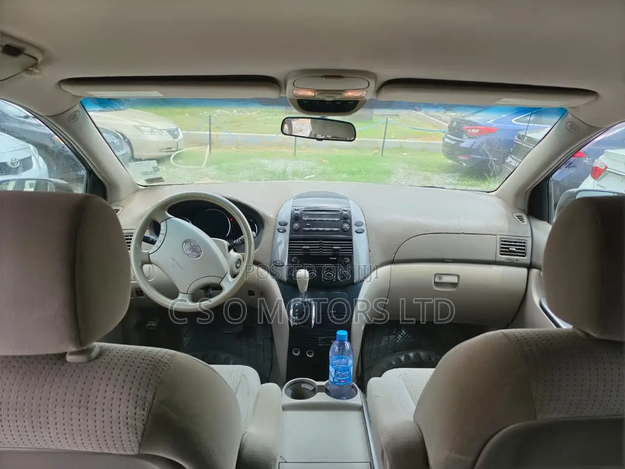 Toyota Sienna LE 2009 Gold