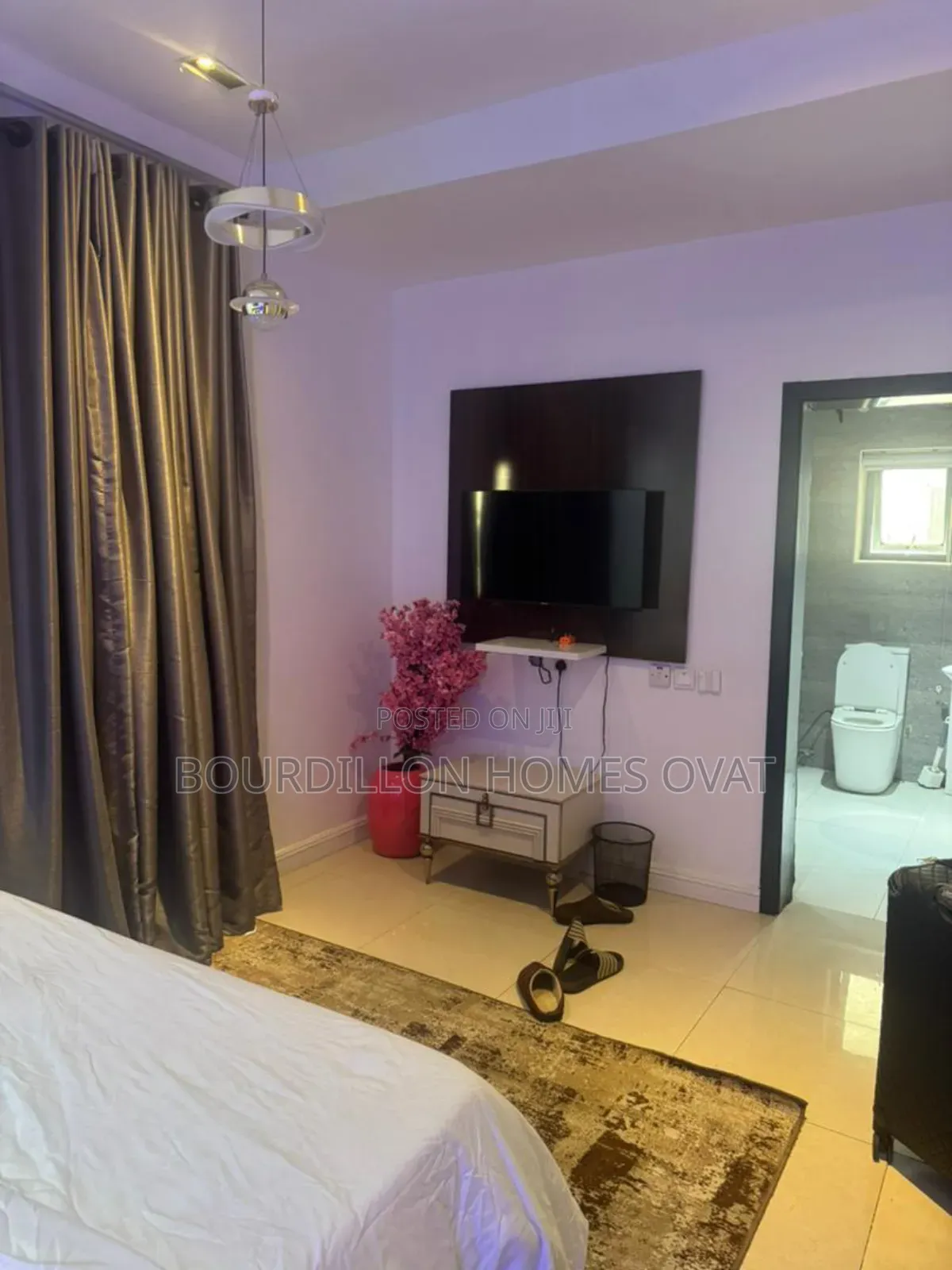 Furnished 2bdrm Penthouse in Lekki Phase 1 for rent