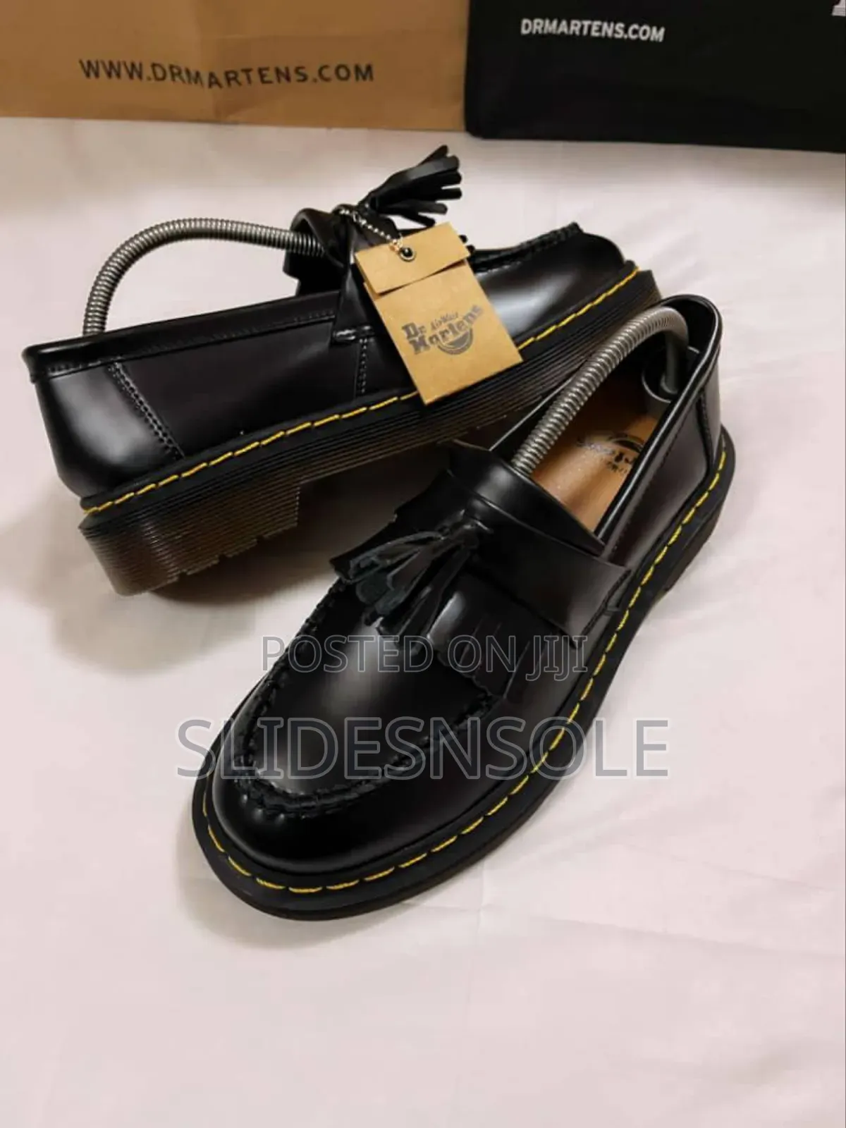 Classic Fringe Leather Loafers