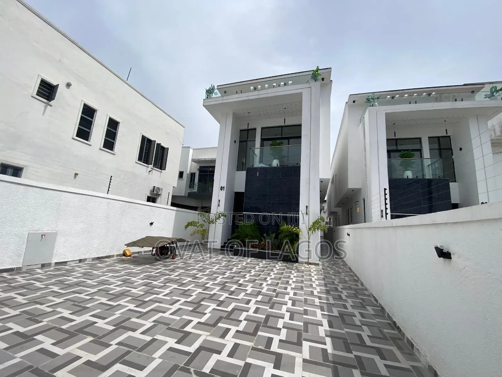 5bdrm Duplex in Orchid, Lekki for sale