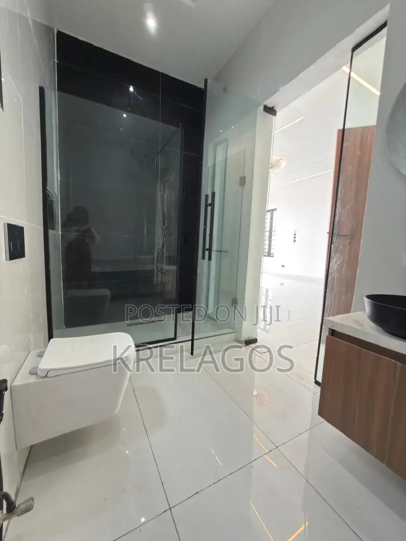 5bdrm Duplex in Ado / Ajah for sale