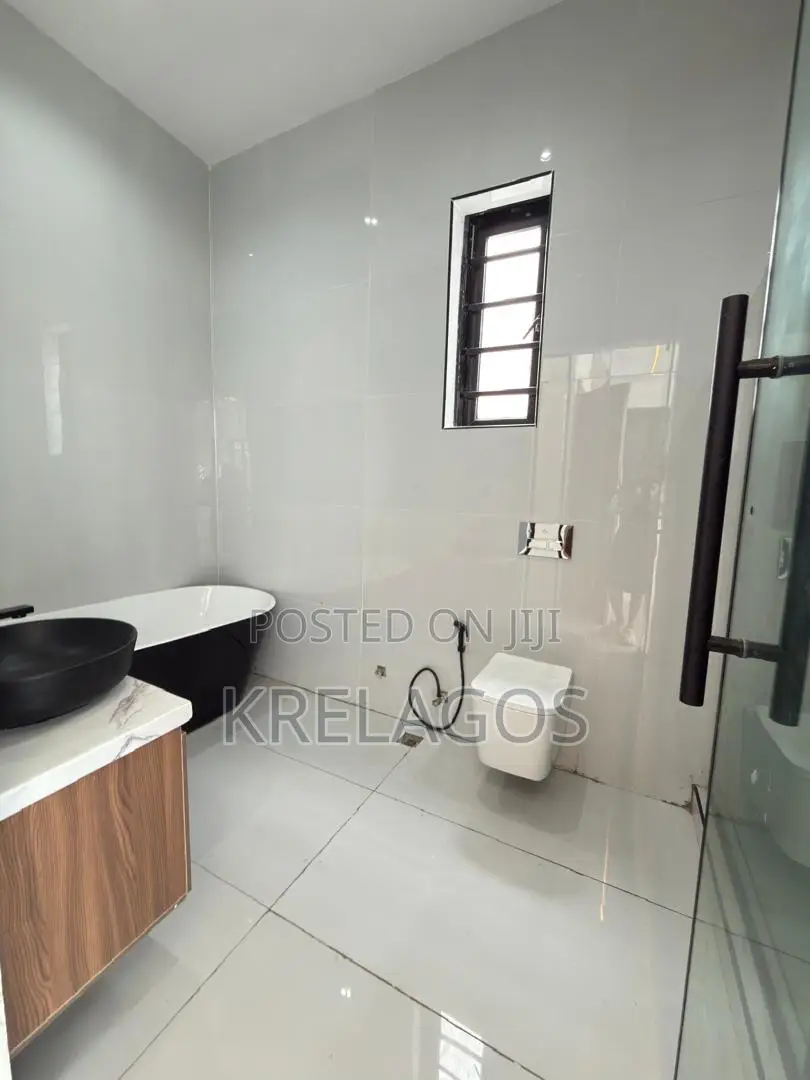 5bdrm Duplex in Ado / Ajah for sale