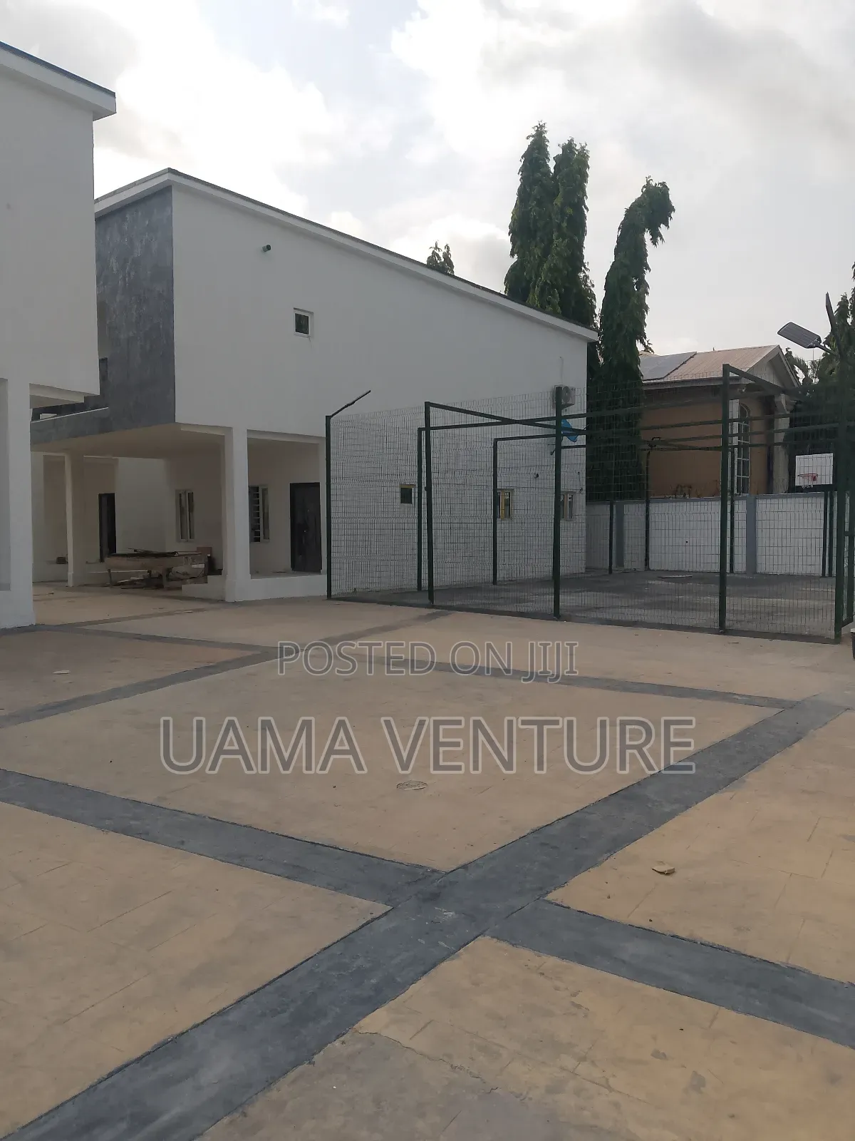 3bdrm Duplex in Lakowe for rent