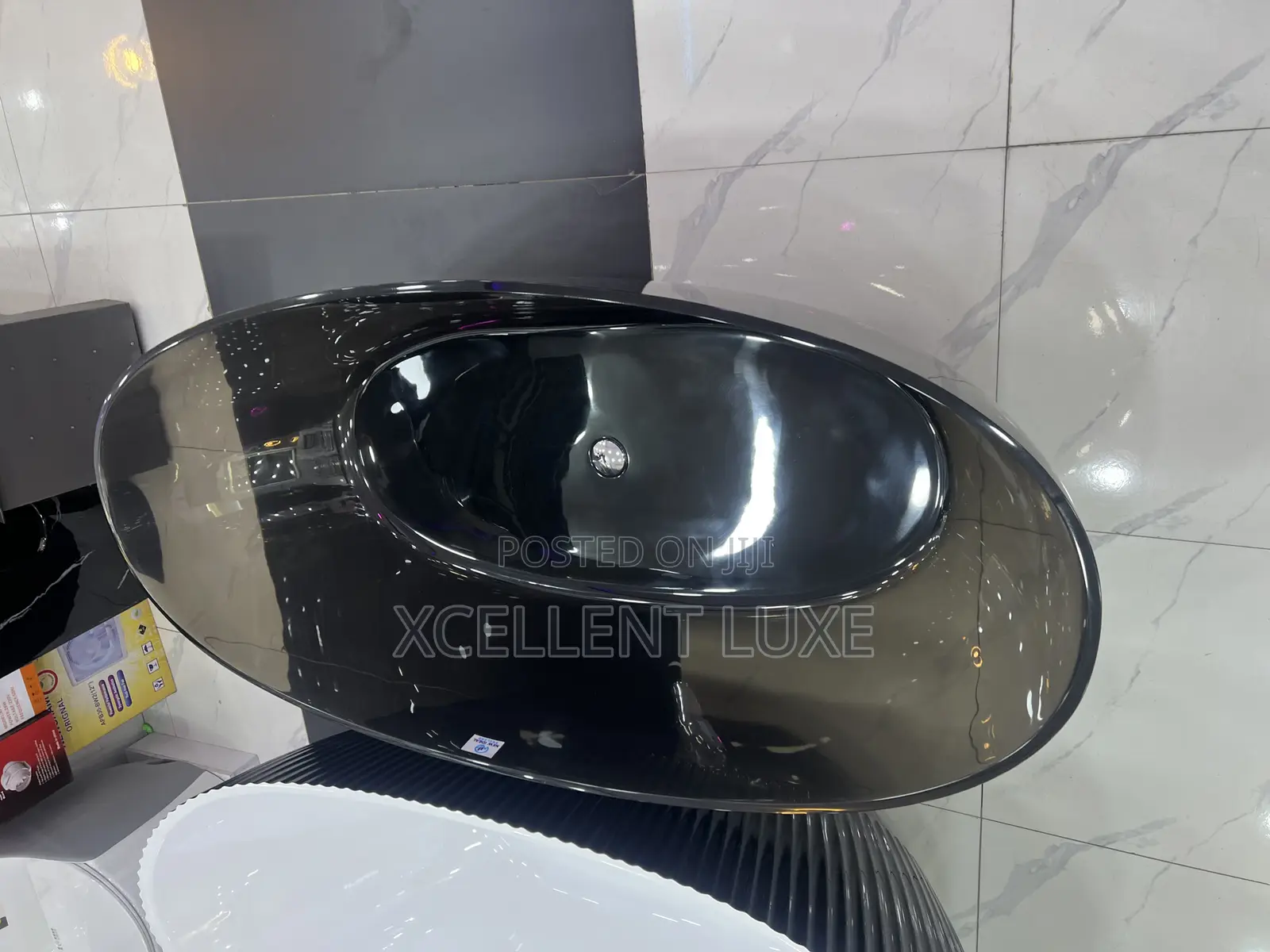 Glass Free Standing Bathtub