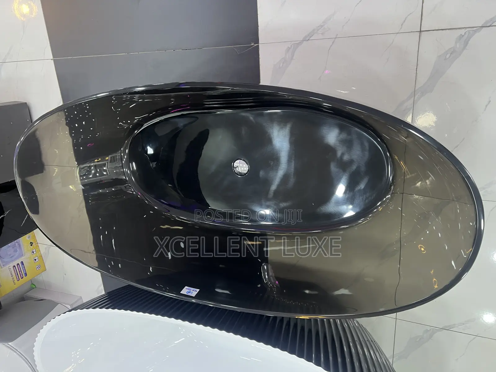 Glass Free Standing Bathtub