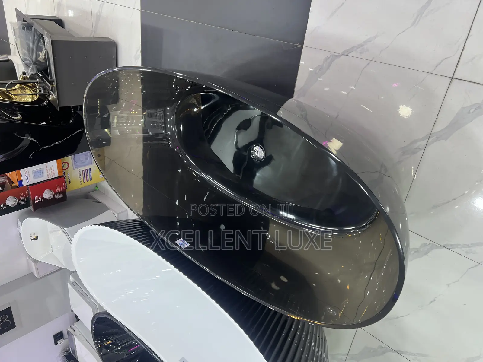 Glass Free Standing Bathtub
