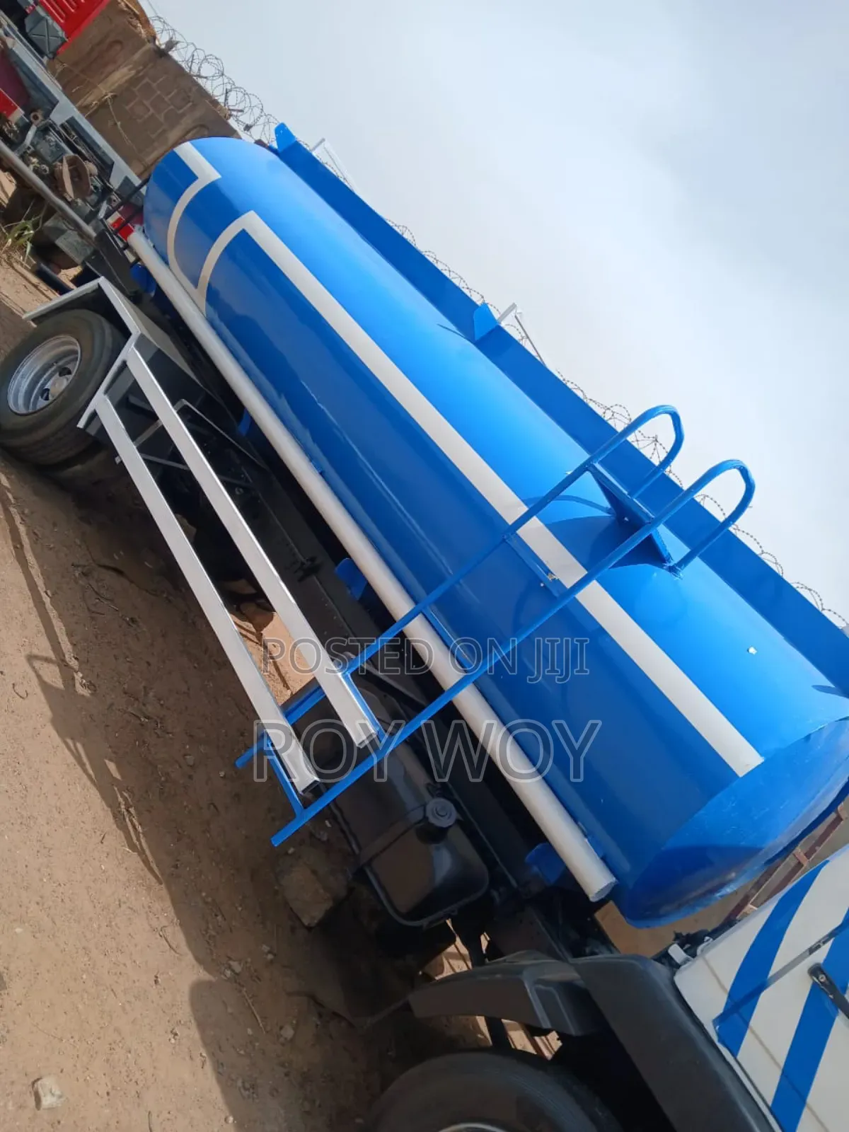 M. Benz 814 Water Tanker