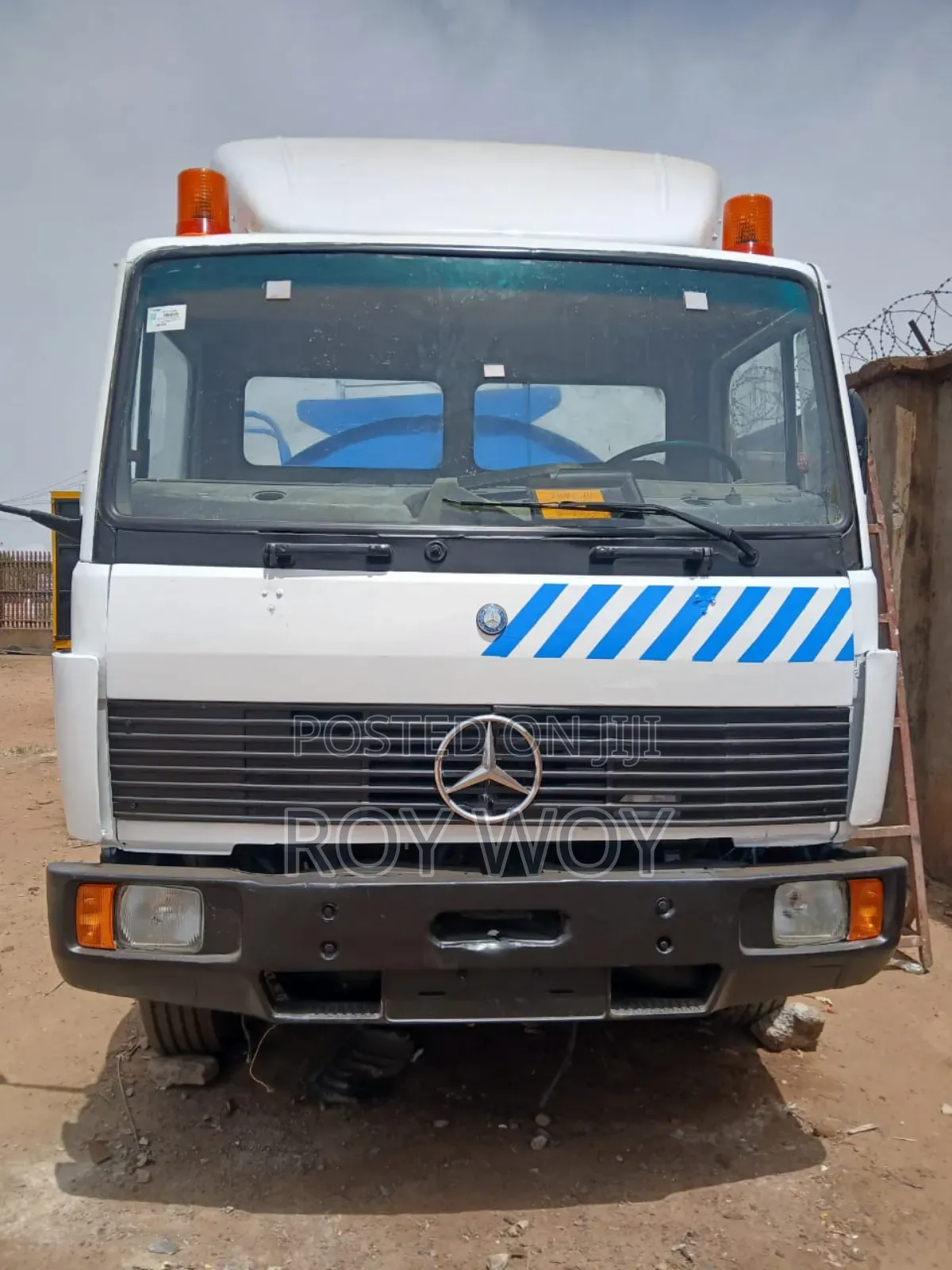 M. Benz 814 Water Tanker