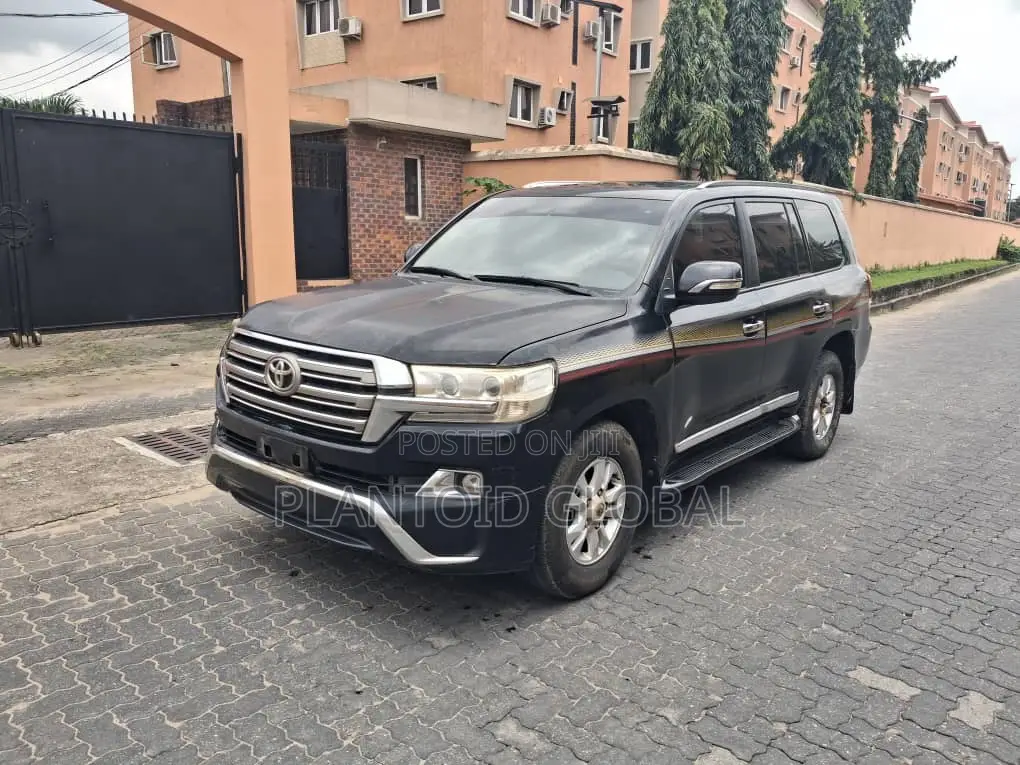 Toyota Land Cruiser 2013 Black