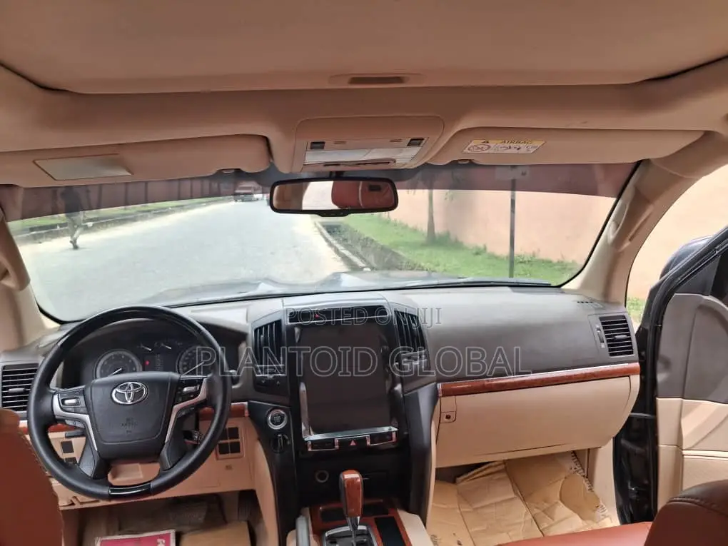 Toyota Land Cruiser 2013 Black