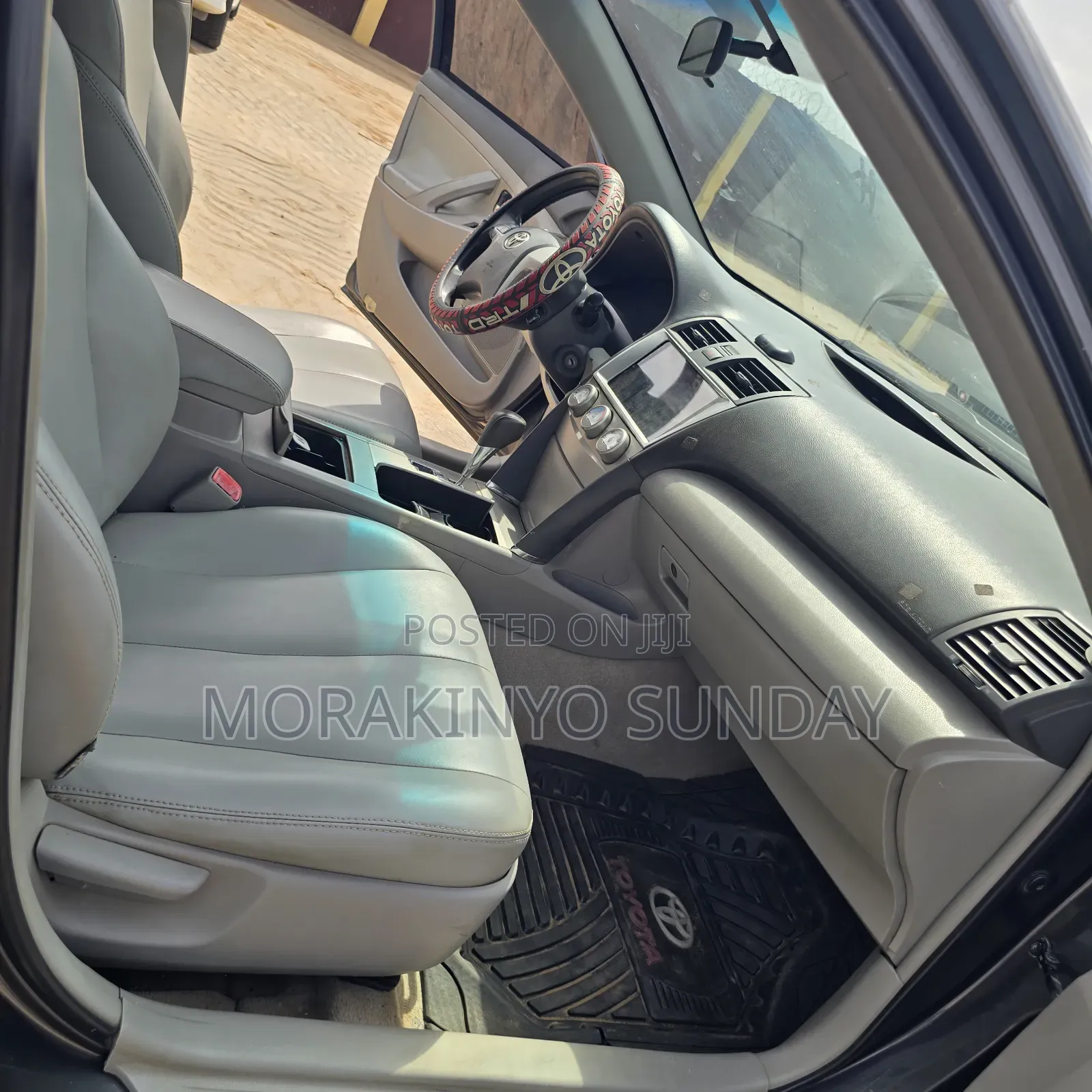 Toyota Camry LE 4dr Sedan (2.5L 4cyl 6AM) 2010 Gray