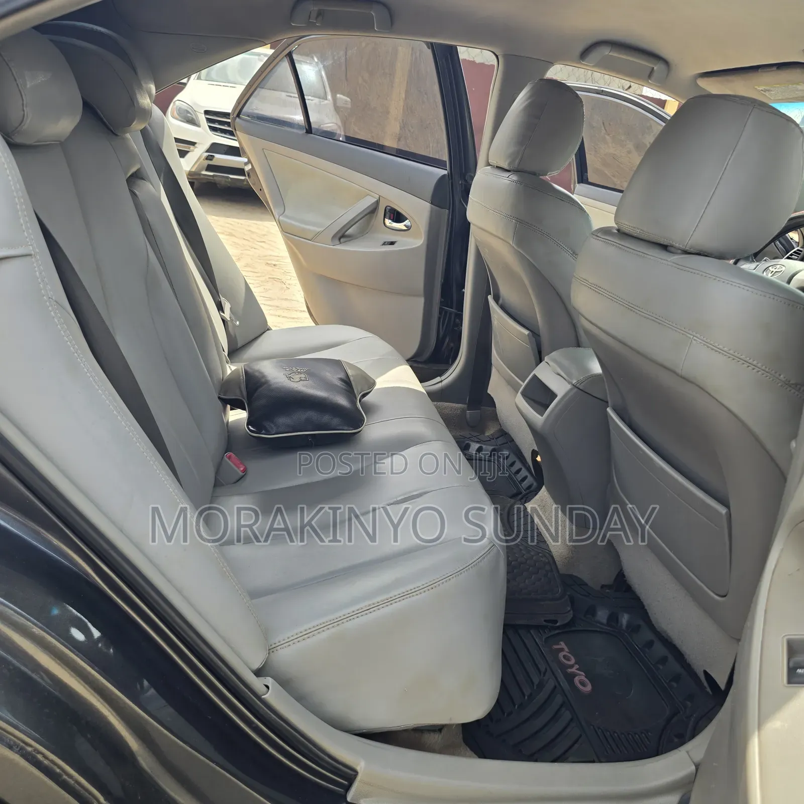 Toyota Camry LE 4dr Sedan (2.5L 4cyl 6AM) 2010 Gray