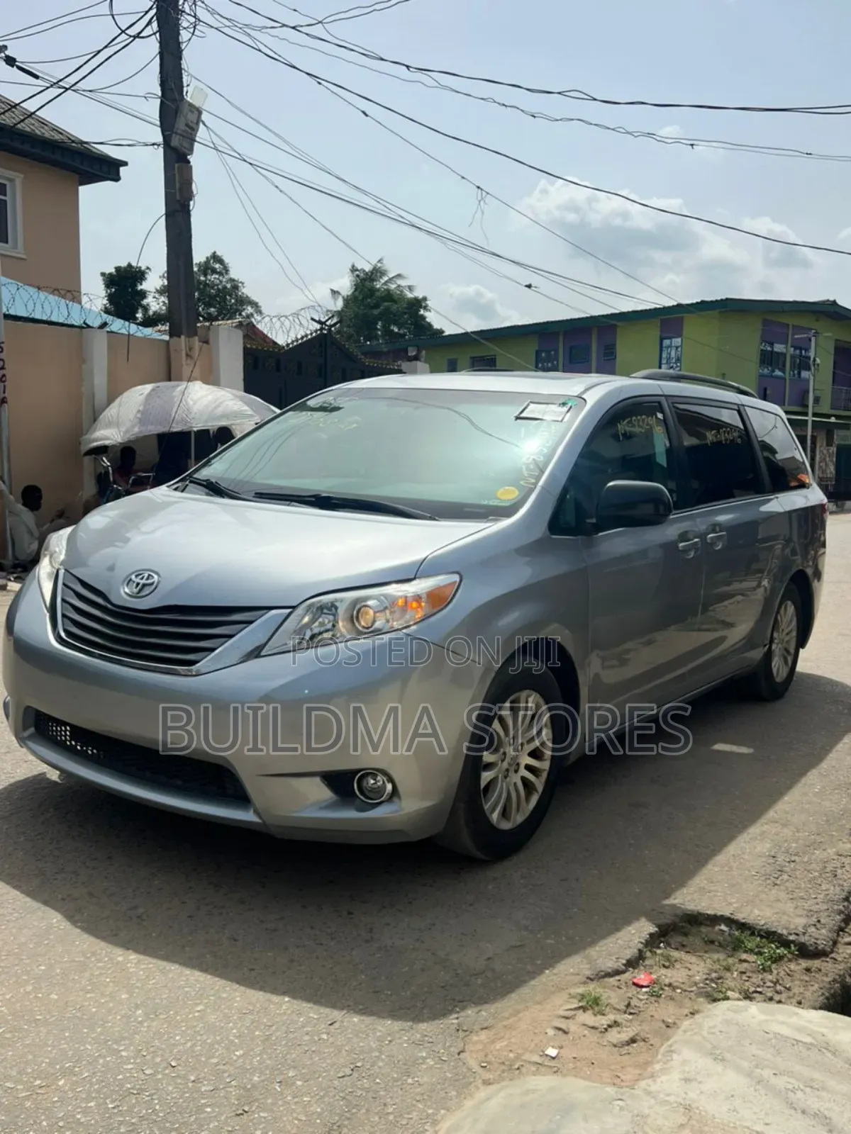 Toyota Sienna XLE FWD 8-Passenger 2013 Silver