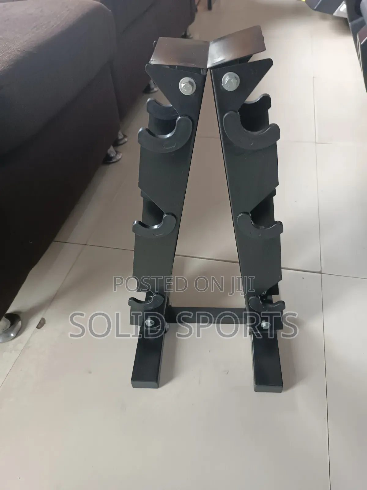 Dumbest Stand for Five Seats