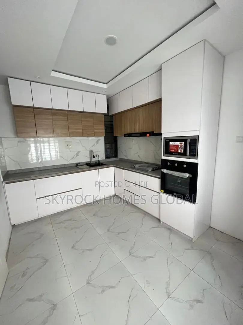 4bdrm Duplex in Ologolo for rent