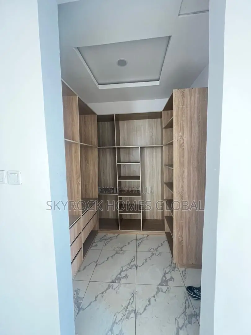 4bdrm Duplex in Ologolo for rent