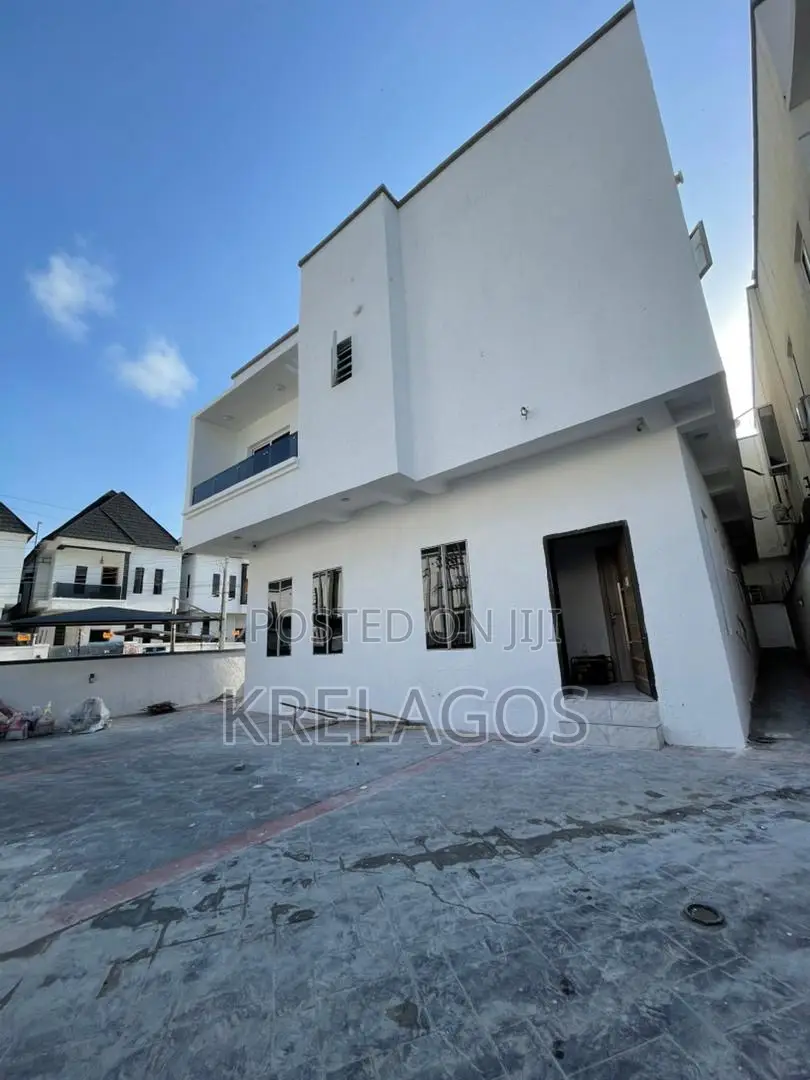 5bdrm Duplex in Ikota for rent